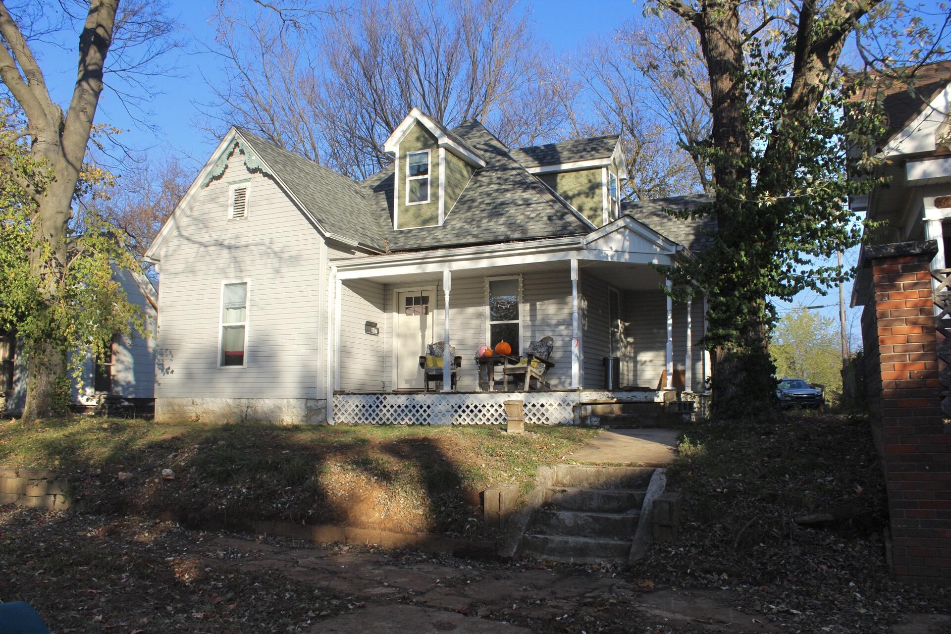 607 North Pearl Avenue Property Photo 1