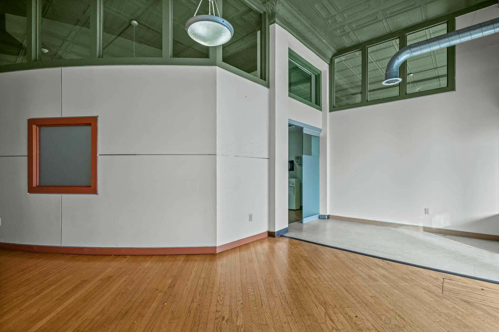 229 East Commercial Street Property Photo 13