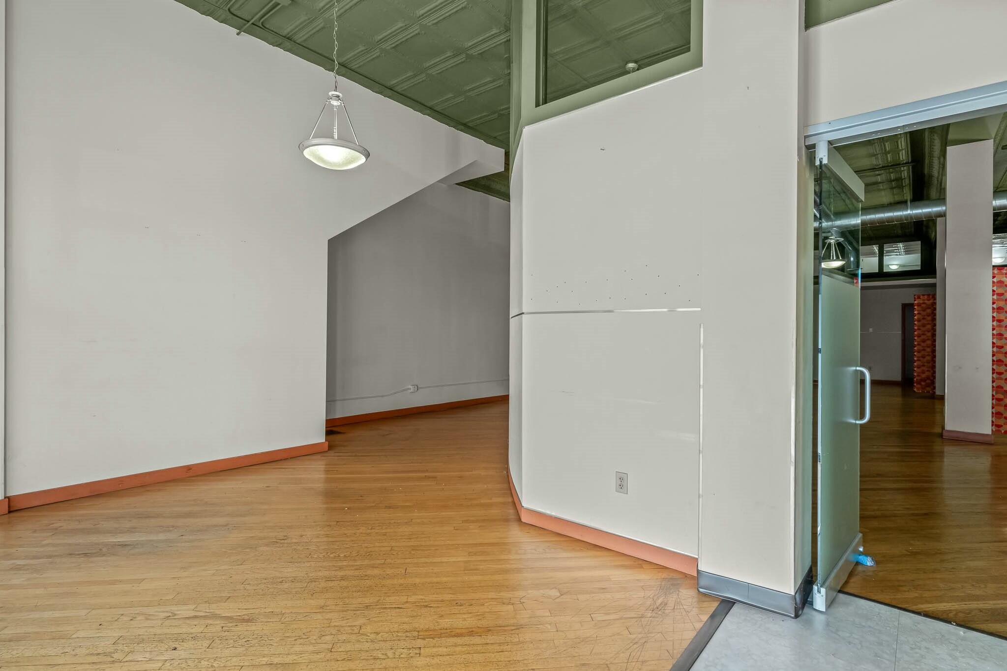 229 East Commercial Street Property Photo 14