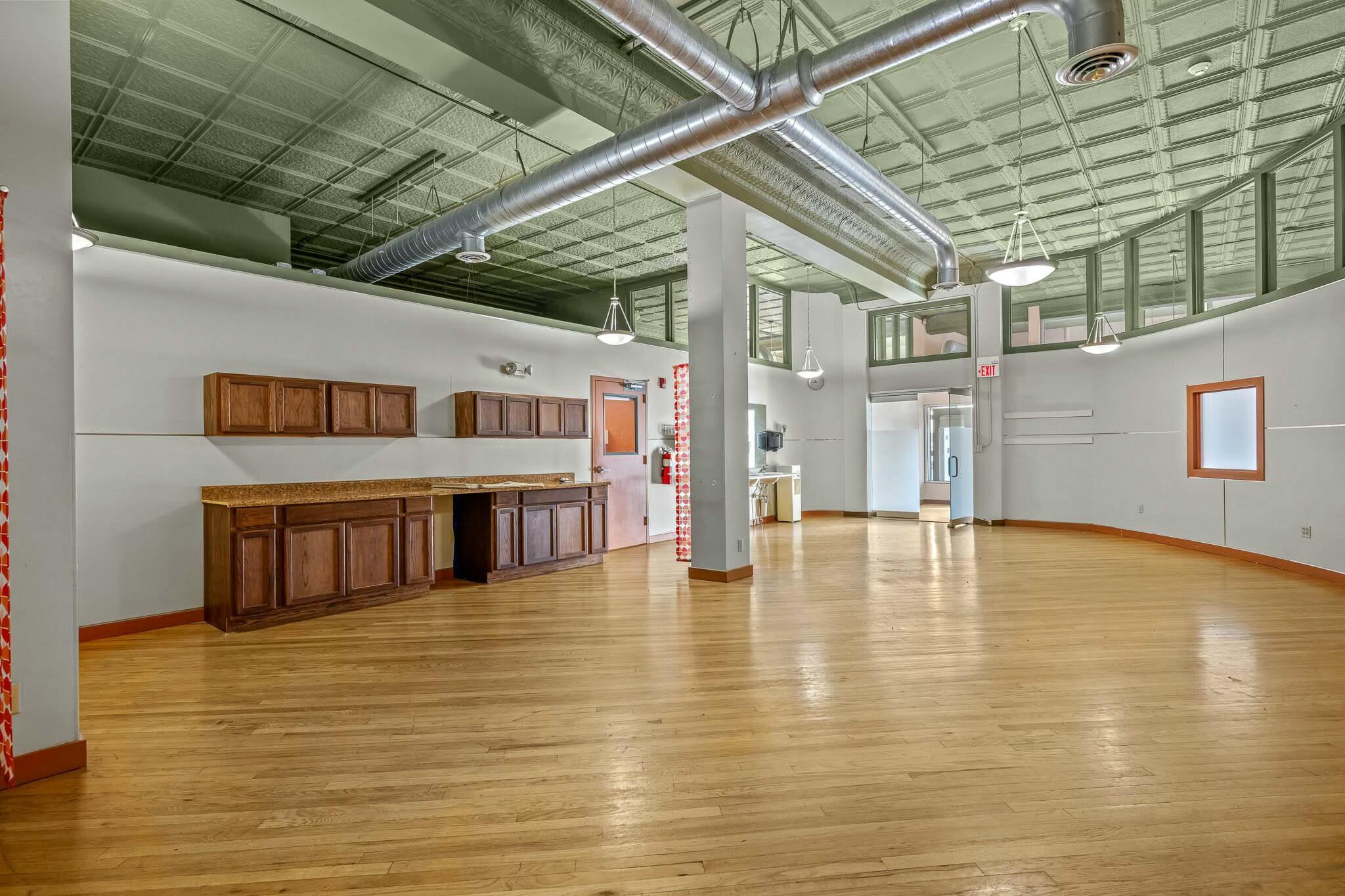 229 East Commercial Street Property Photo 17