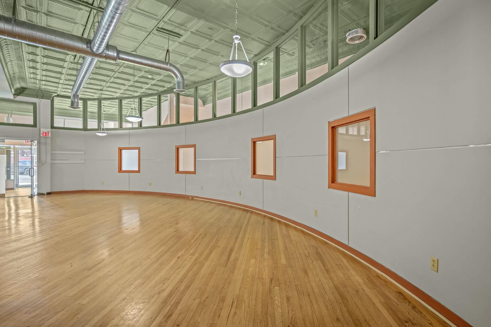 229 East Commercial Street Property Photo 19