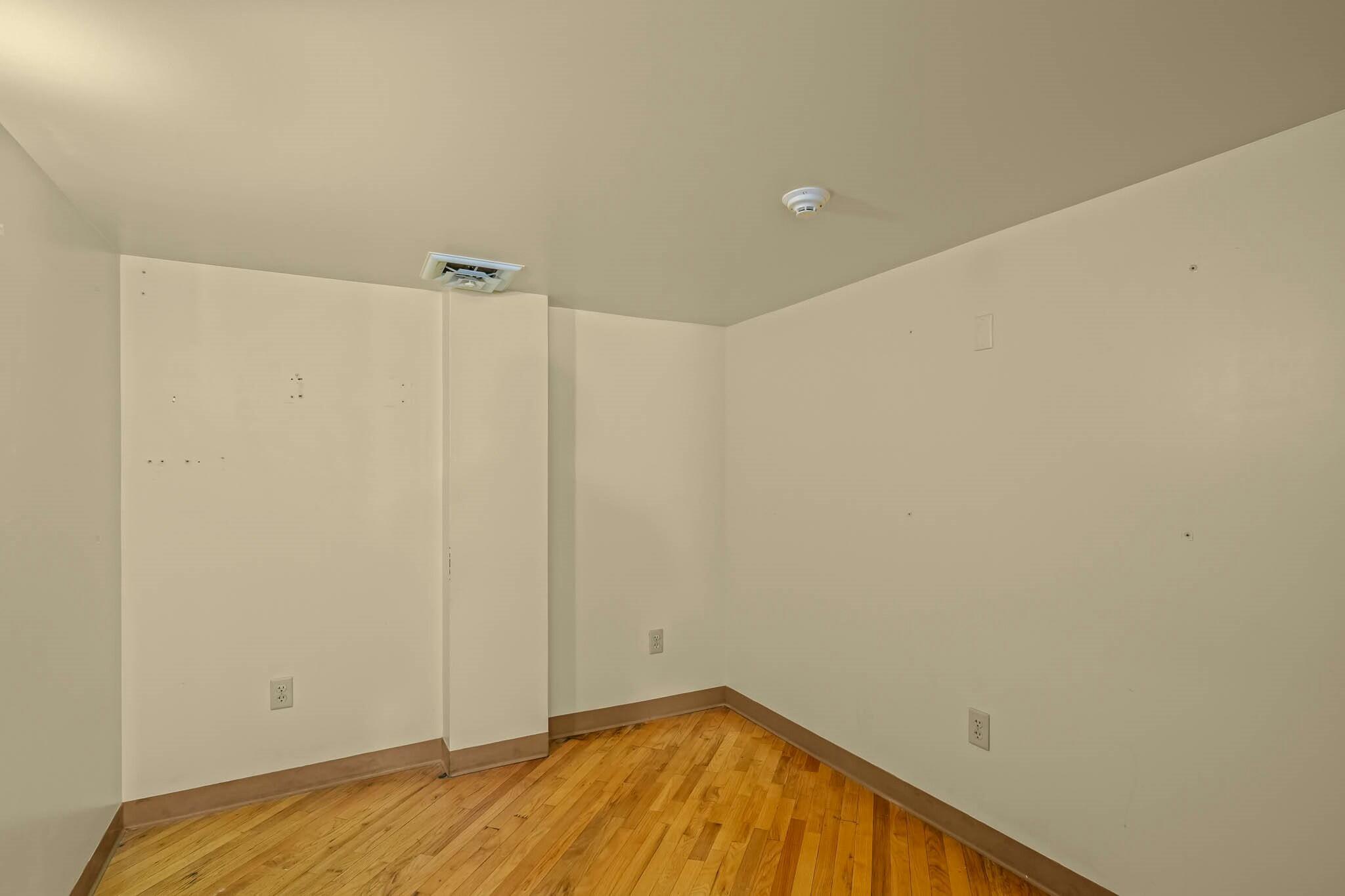 229 East Commercial Street Property Photo 32