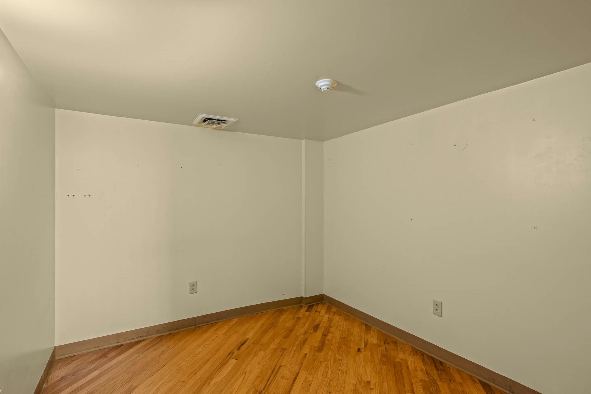 229 East Commercial Street Property Photo 33