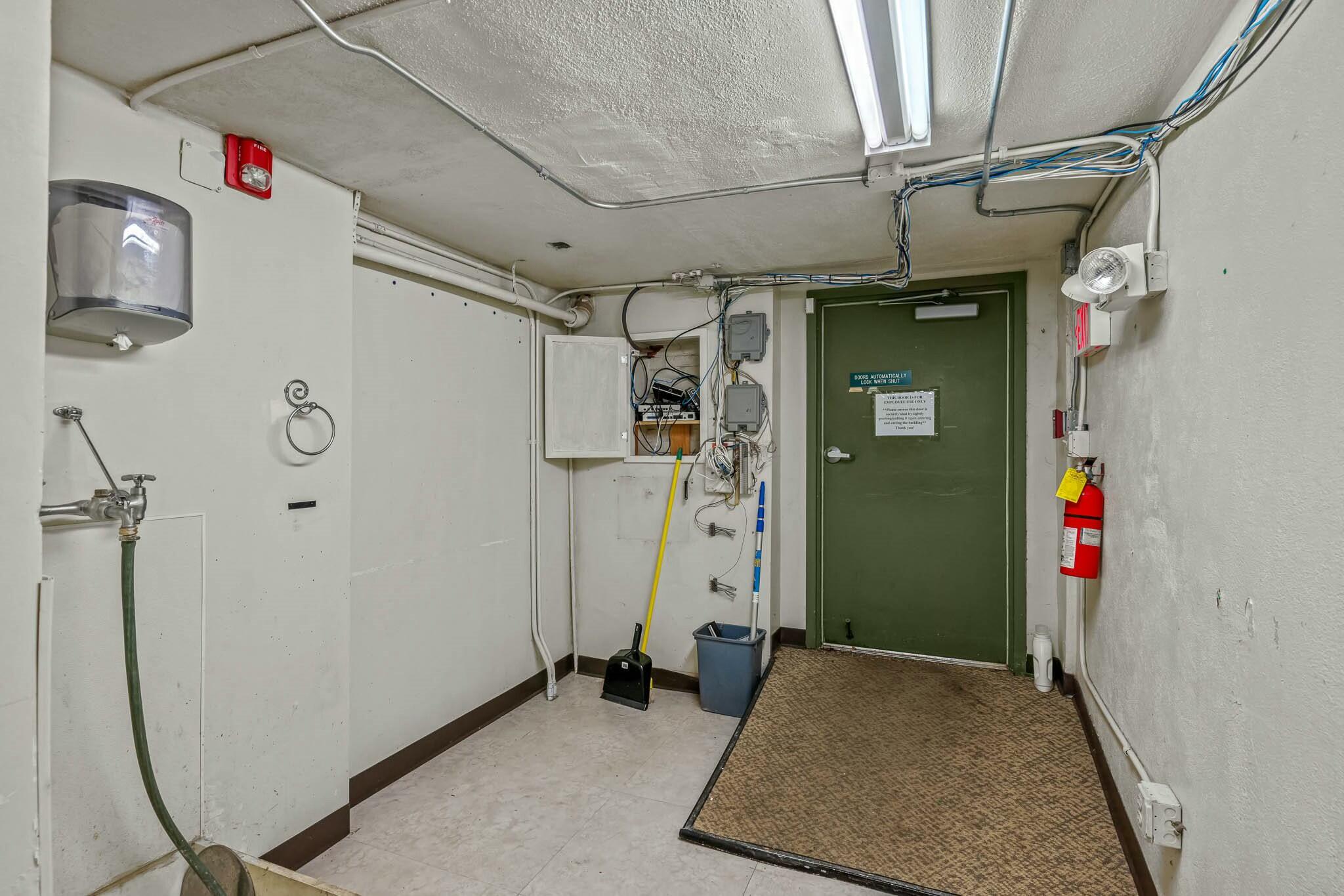 229 East Commercial Street Property Photo 35