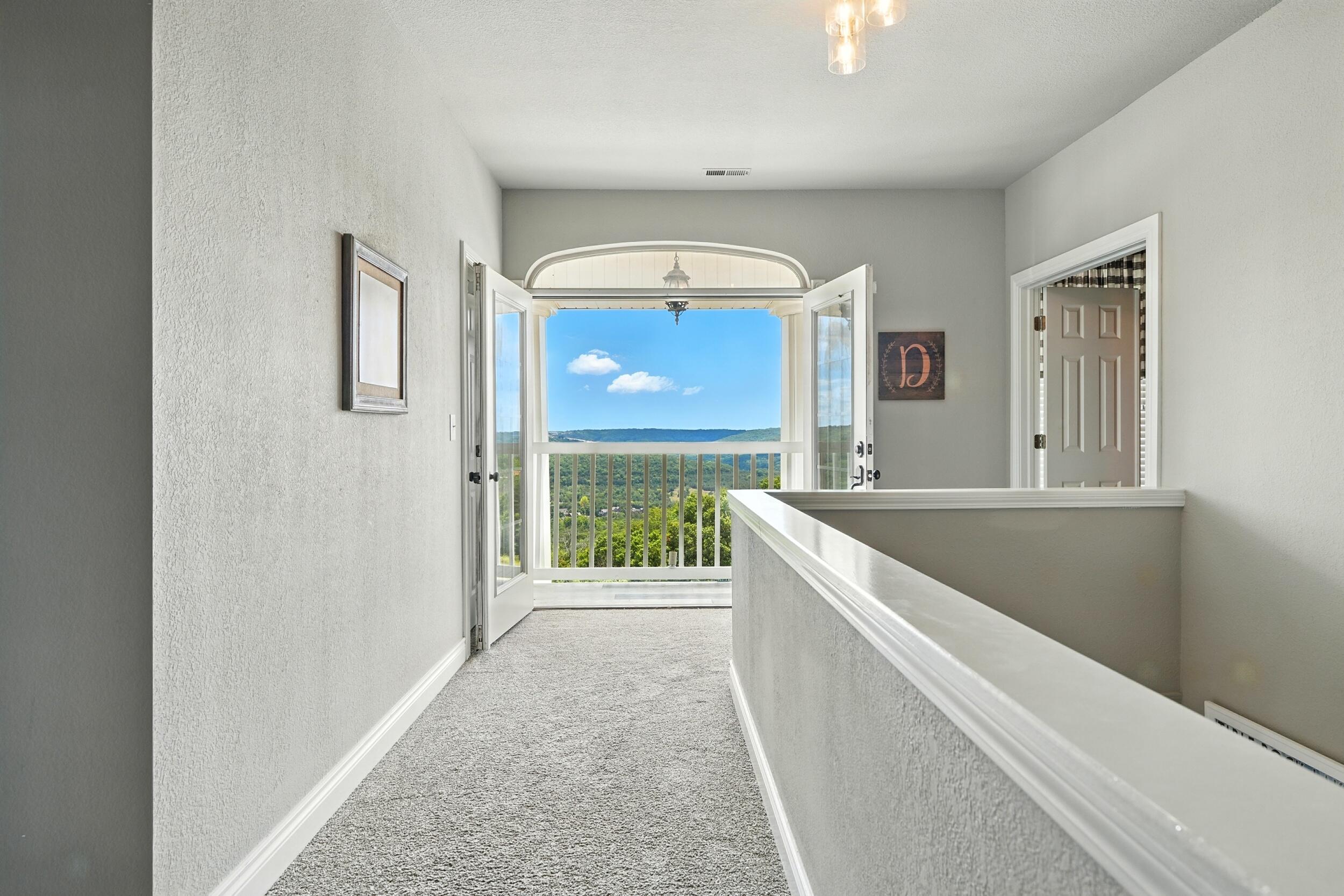 160 Emerald Pointe Drive Property Photo 39