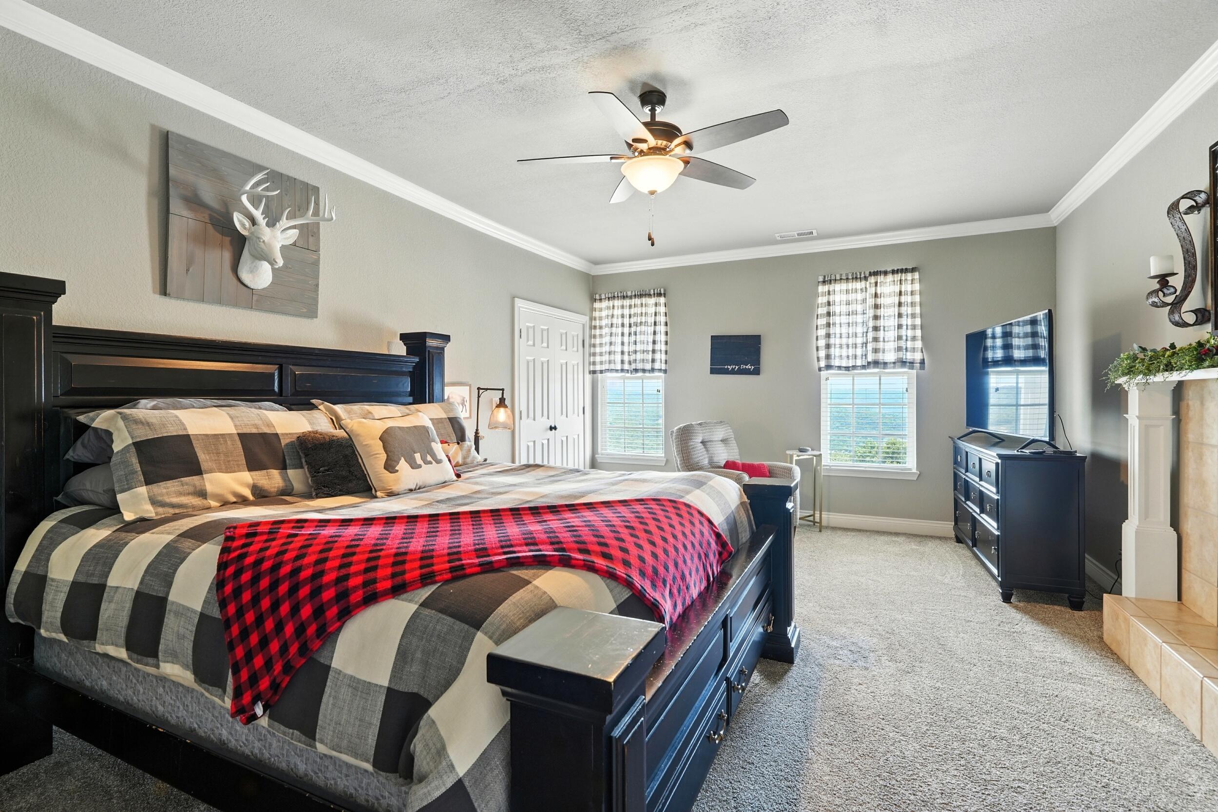 160 Emerald Pointe Drive Property Photo 44