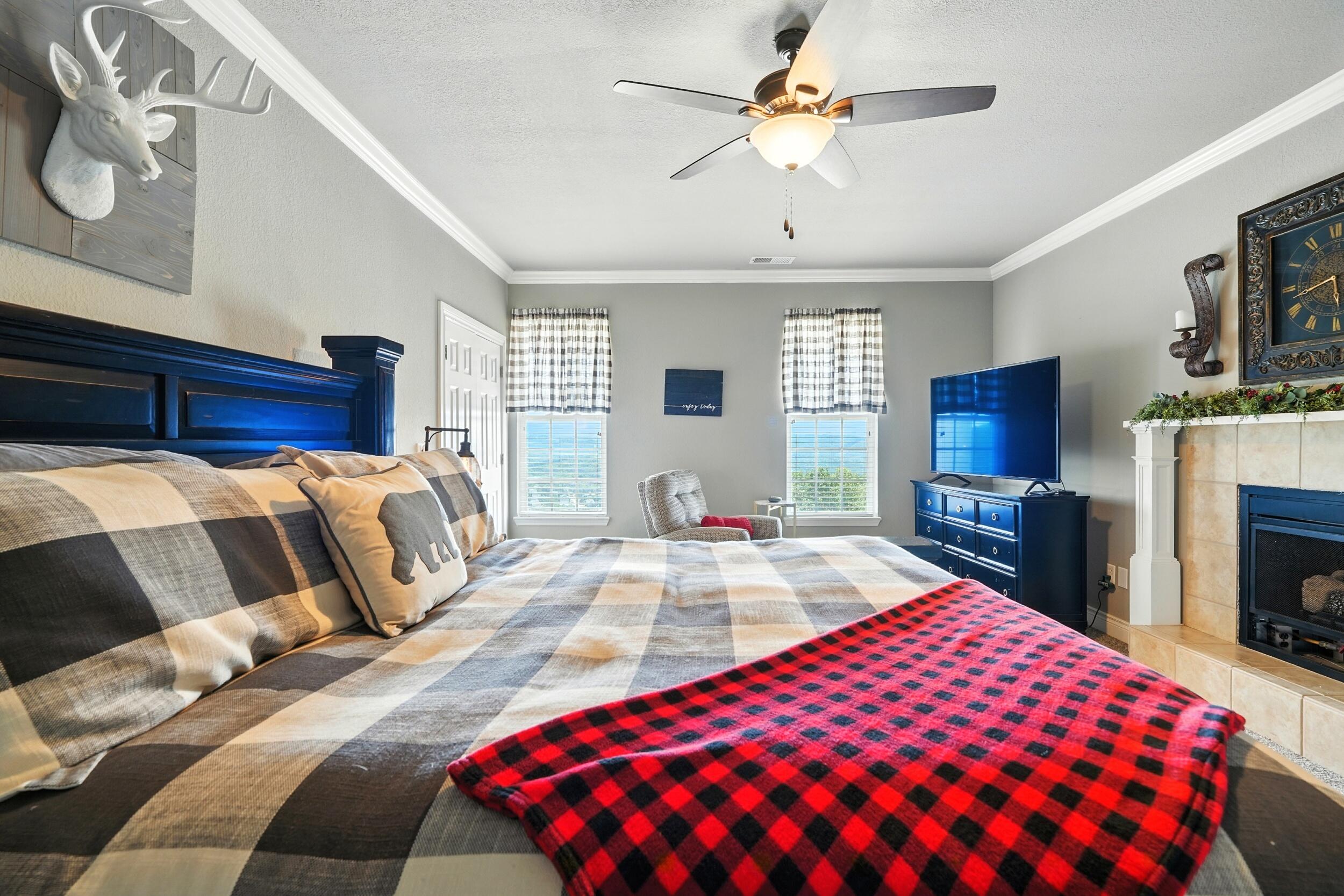 160 Emerald Pointe Drive Property Photo 45