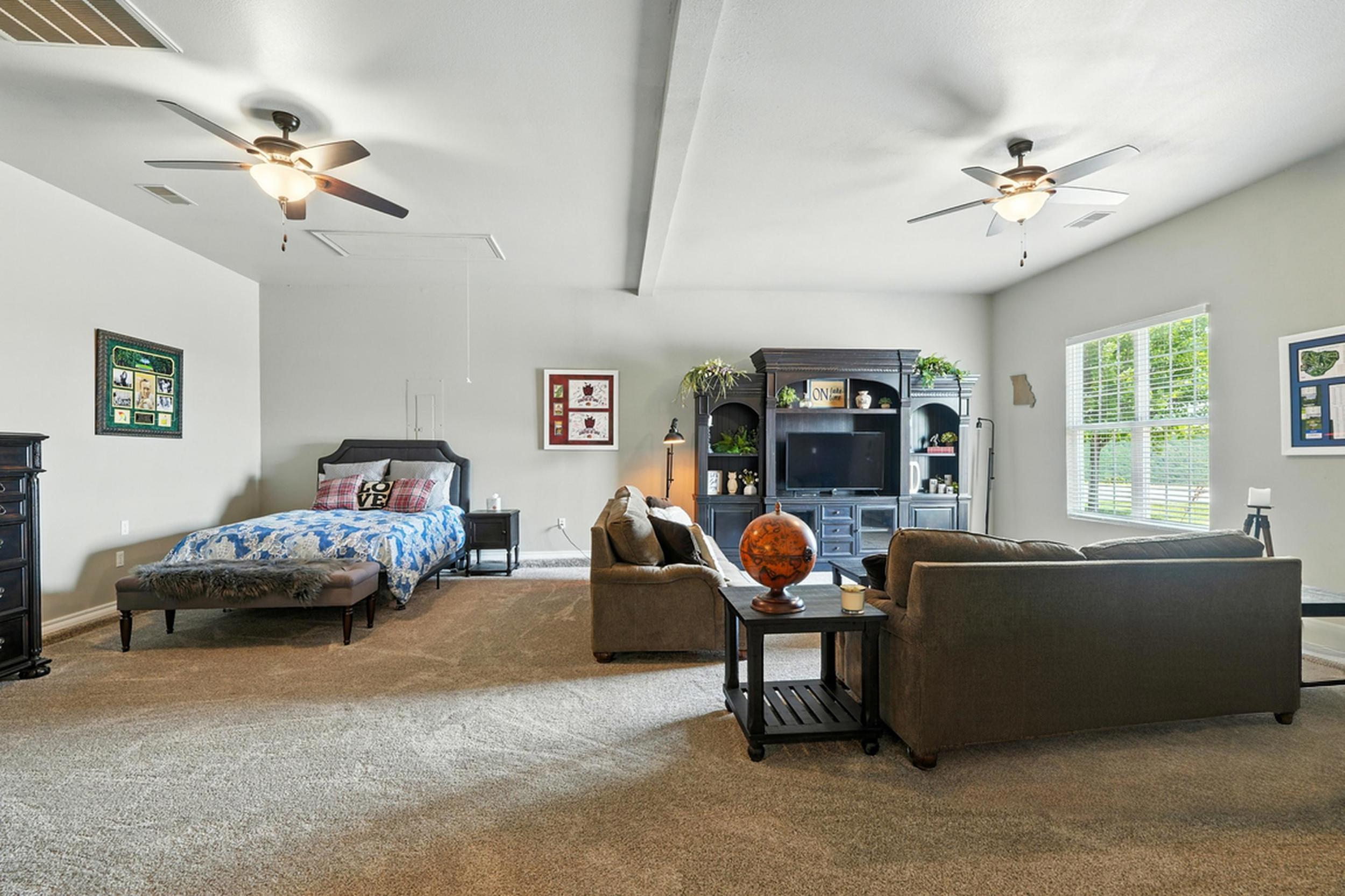 160 Emerald Pointe Drive Property Photo 69