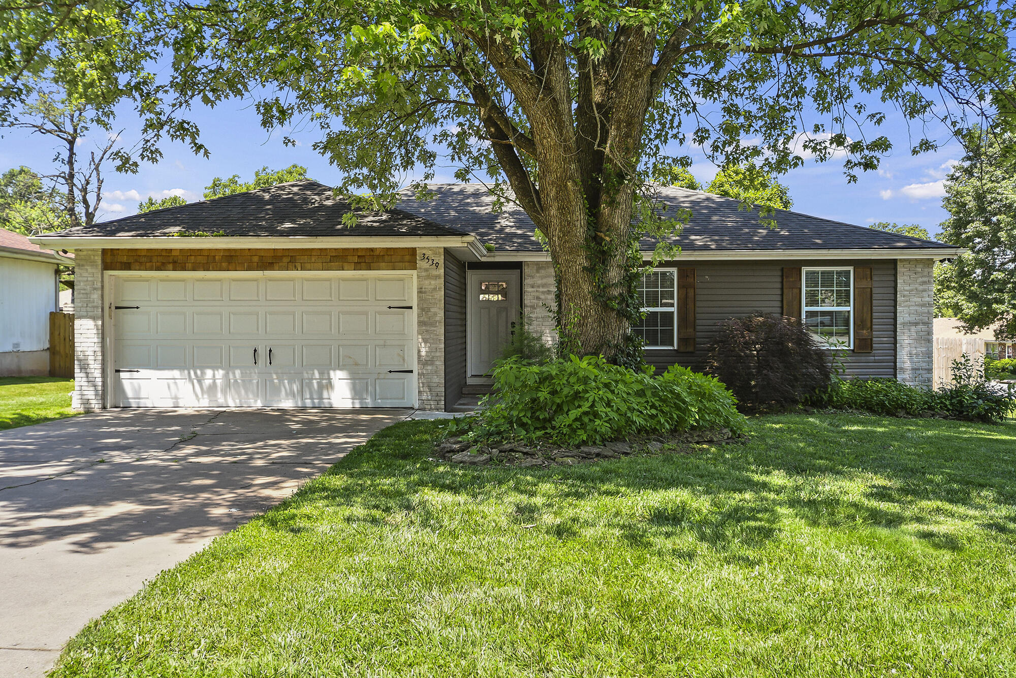 3539 South Walnut Hill Drive Property Photo 1