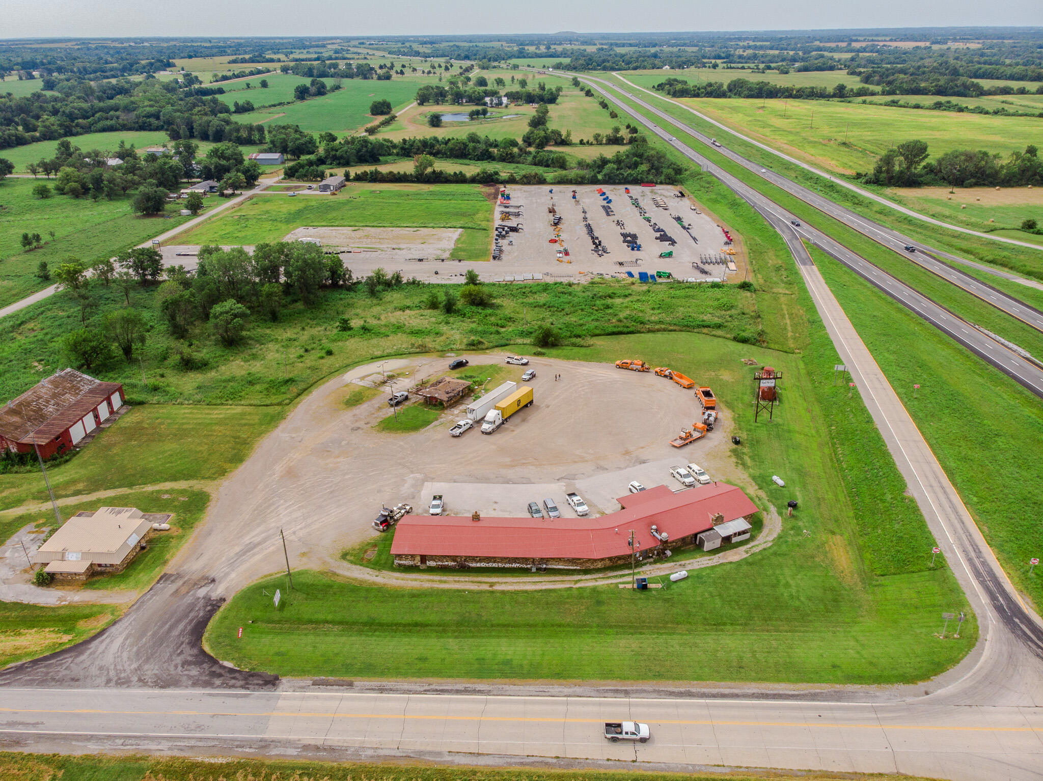 18400 Highway B East Property Photo 5