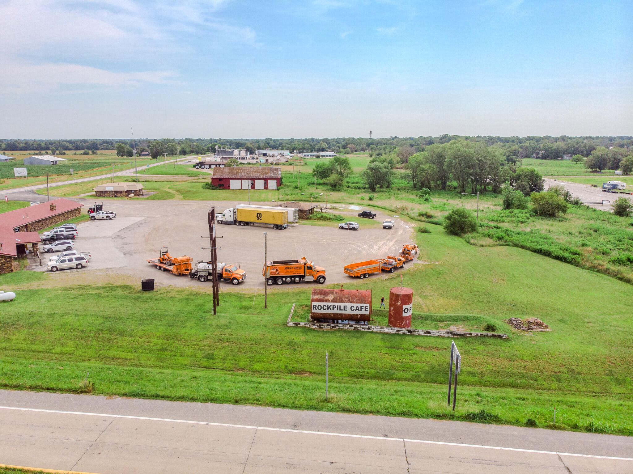 18400 Highway B East Property Photo 8