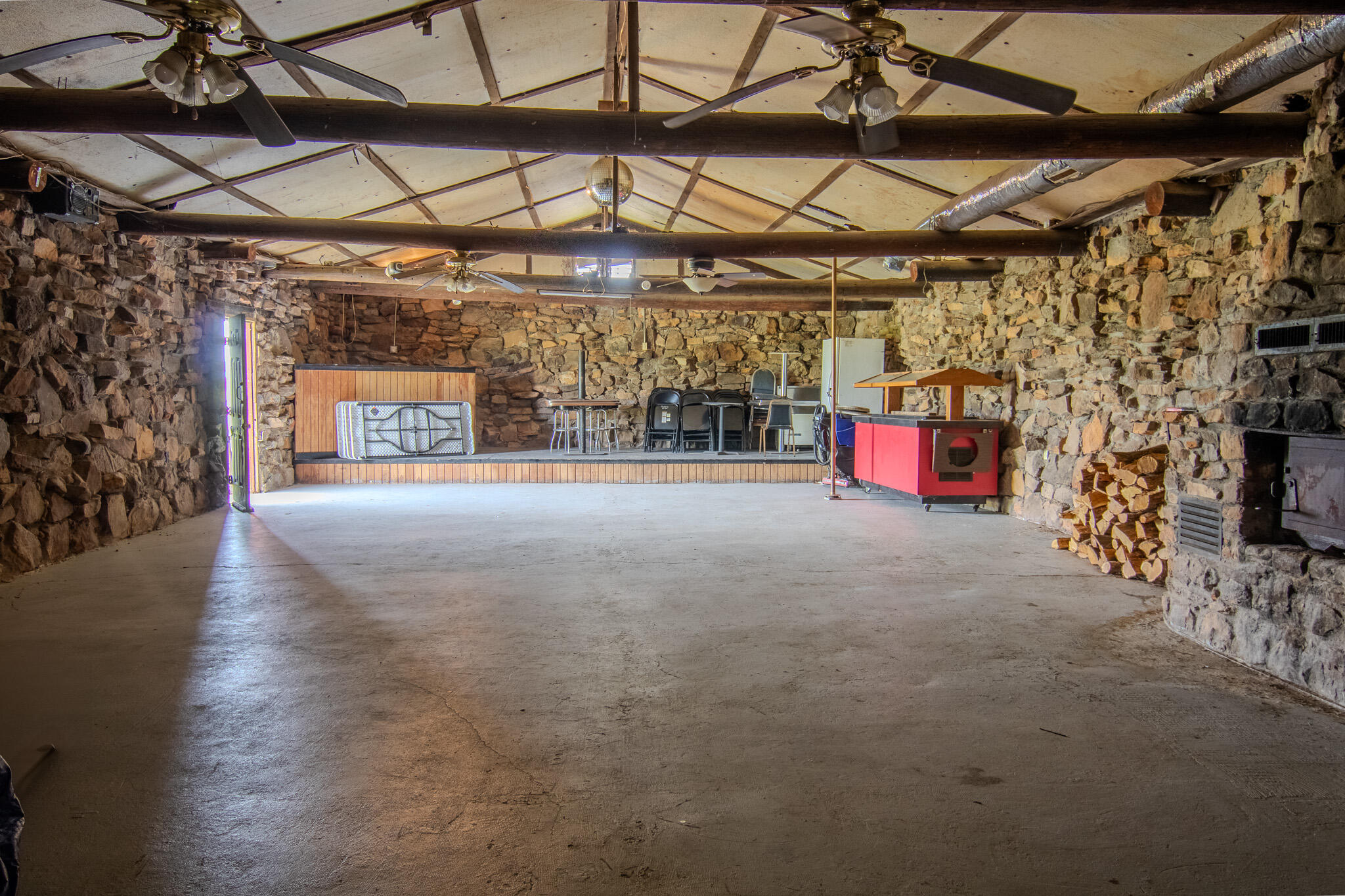 18400 Highway B East Property Photo 17