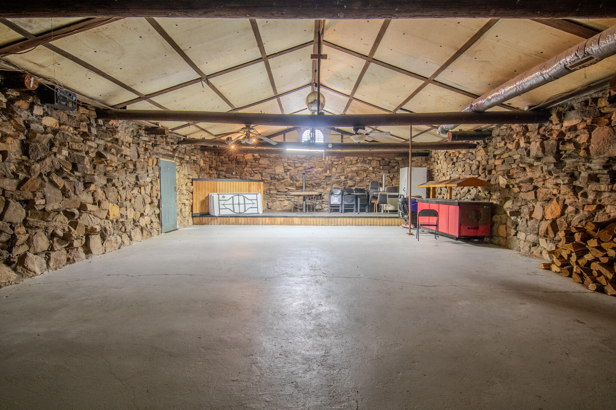 18400 Highway B East Property Photo 22