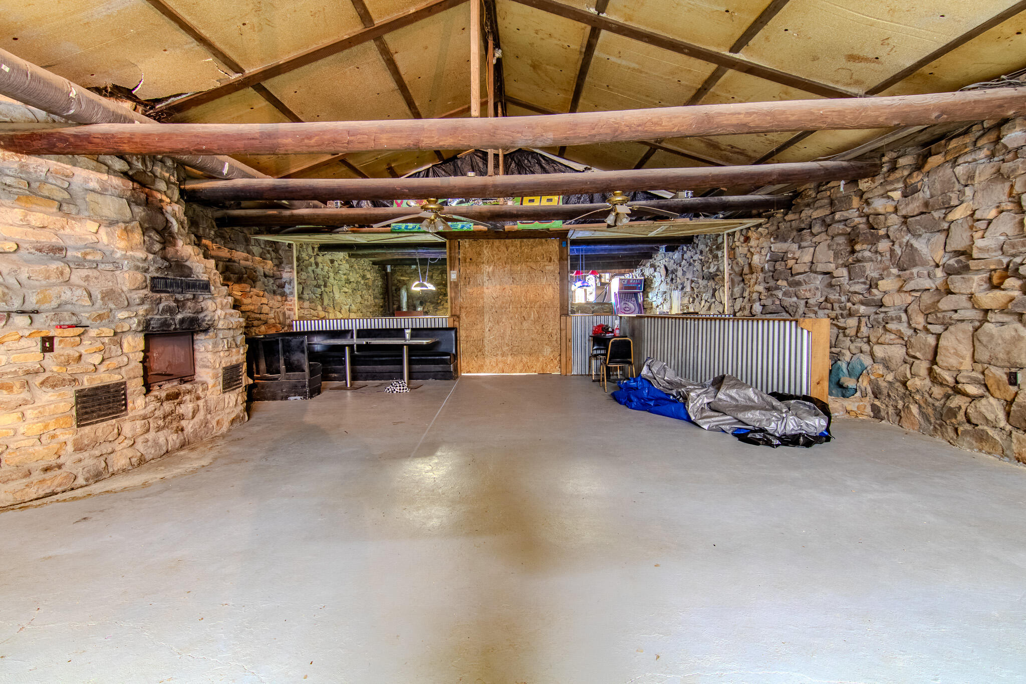 18400 Highway B East Property Photo 23