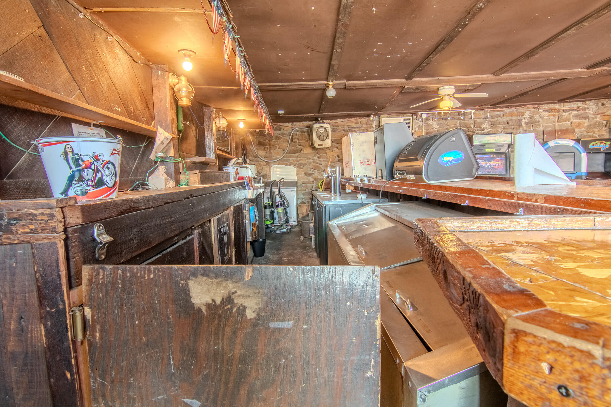 18400 Highway B East Property Photo 29