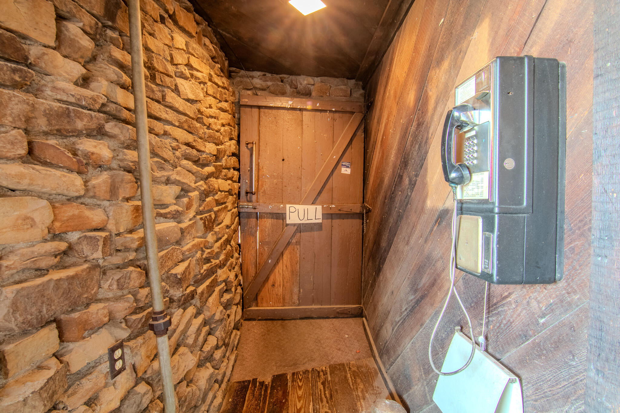 18400 Highway B East Property Photo 32