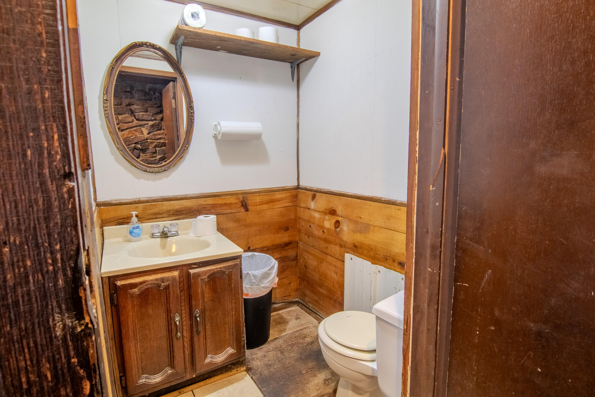 18400 Highway B East Property Photo 34