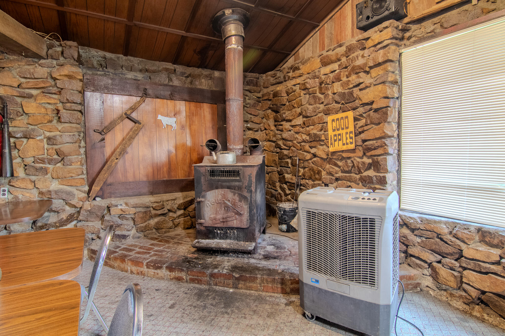 18400 Highway B East Property Photo 35