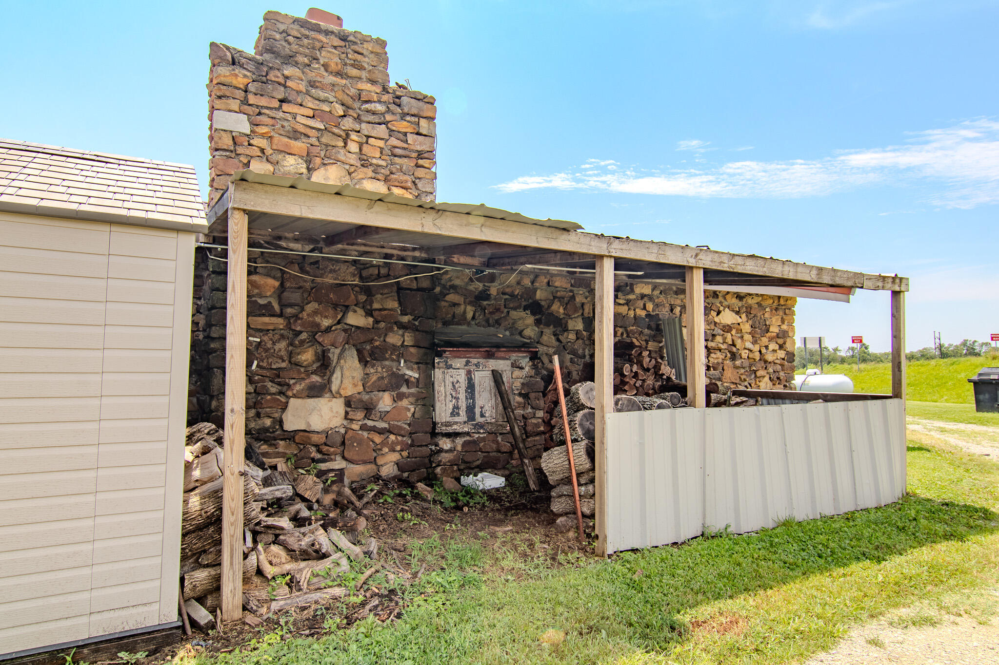 18400 Highway B East Property Photo 58