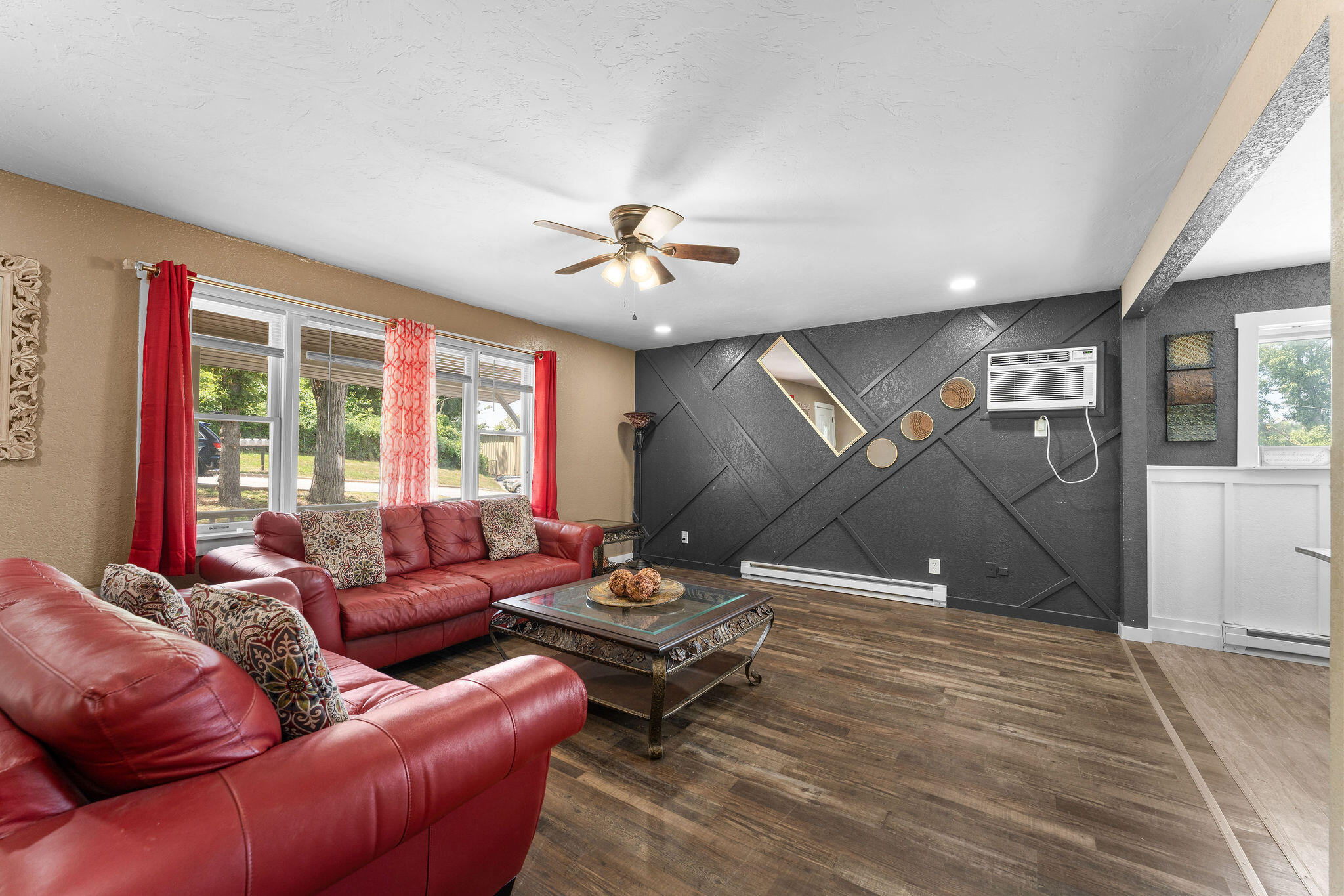 331 Evergreen Avenue Property Photo 4