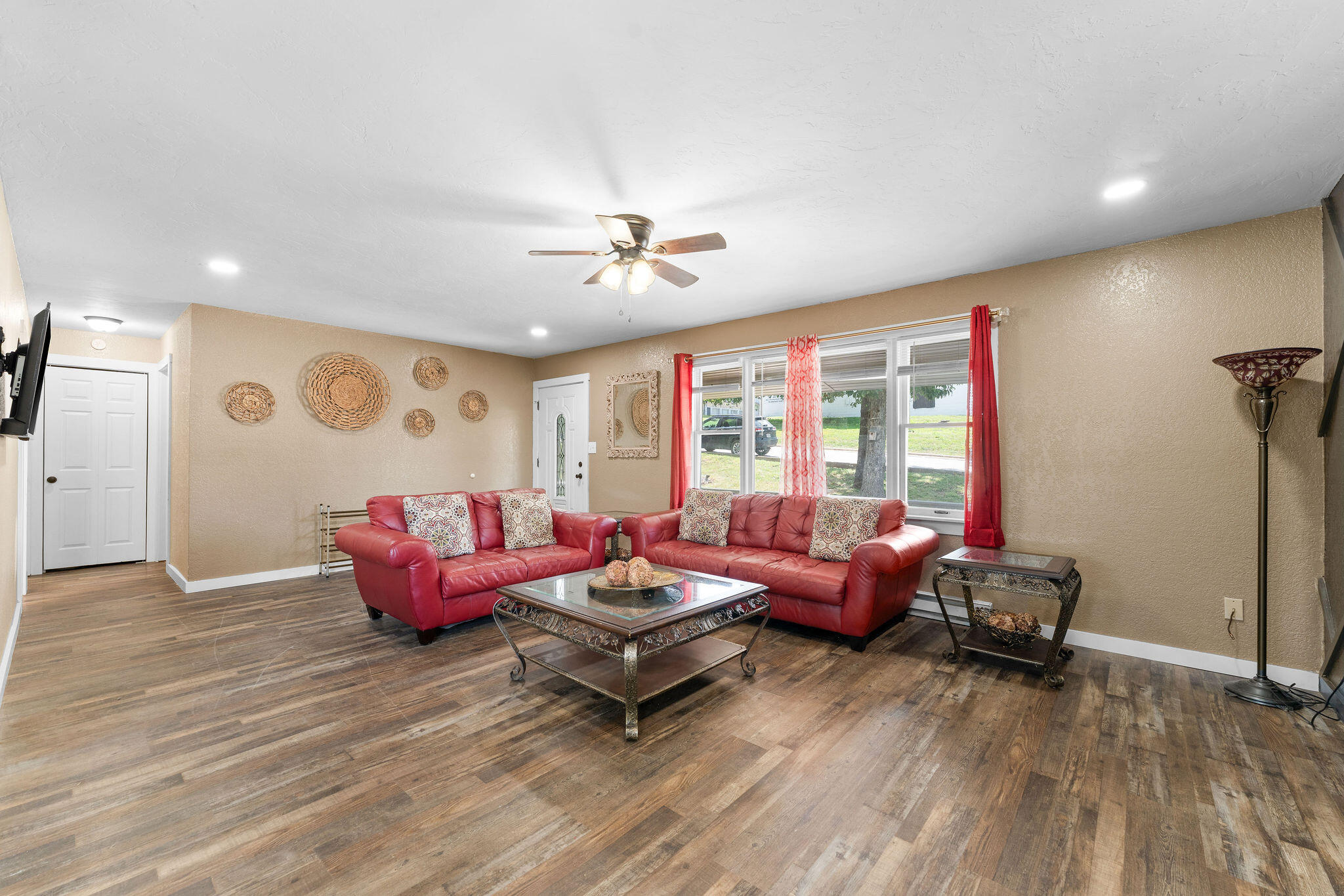 331 Evergreen Avenue Property Photo 5