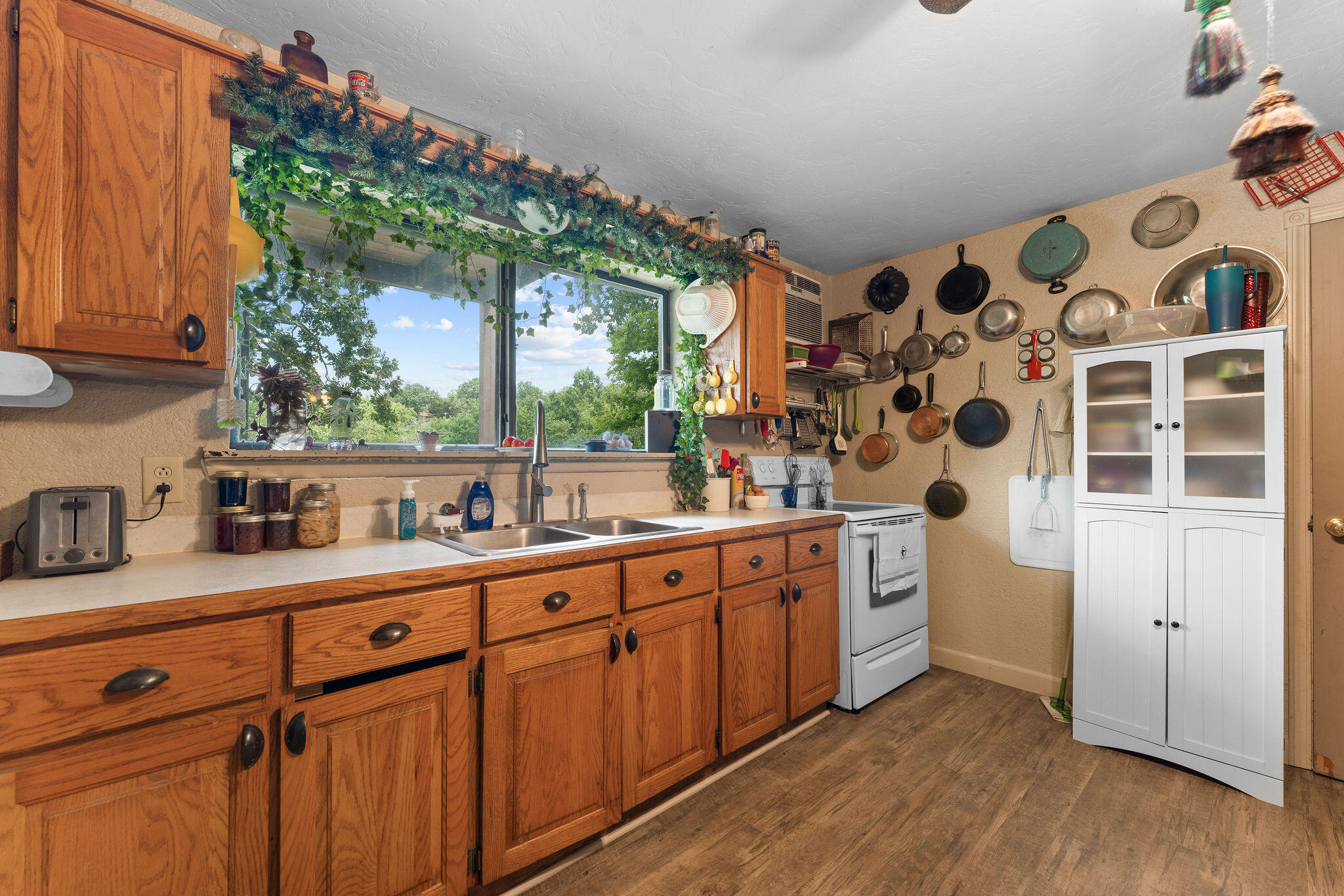 331 Evergreen Avenue Property Photo 15