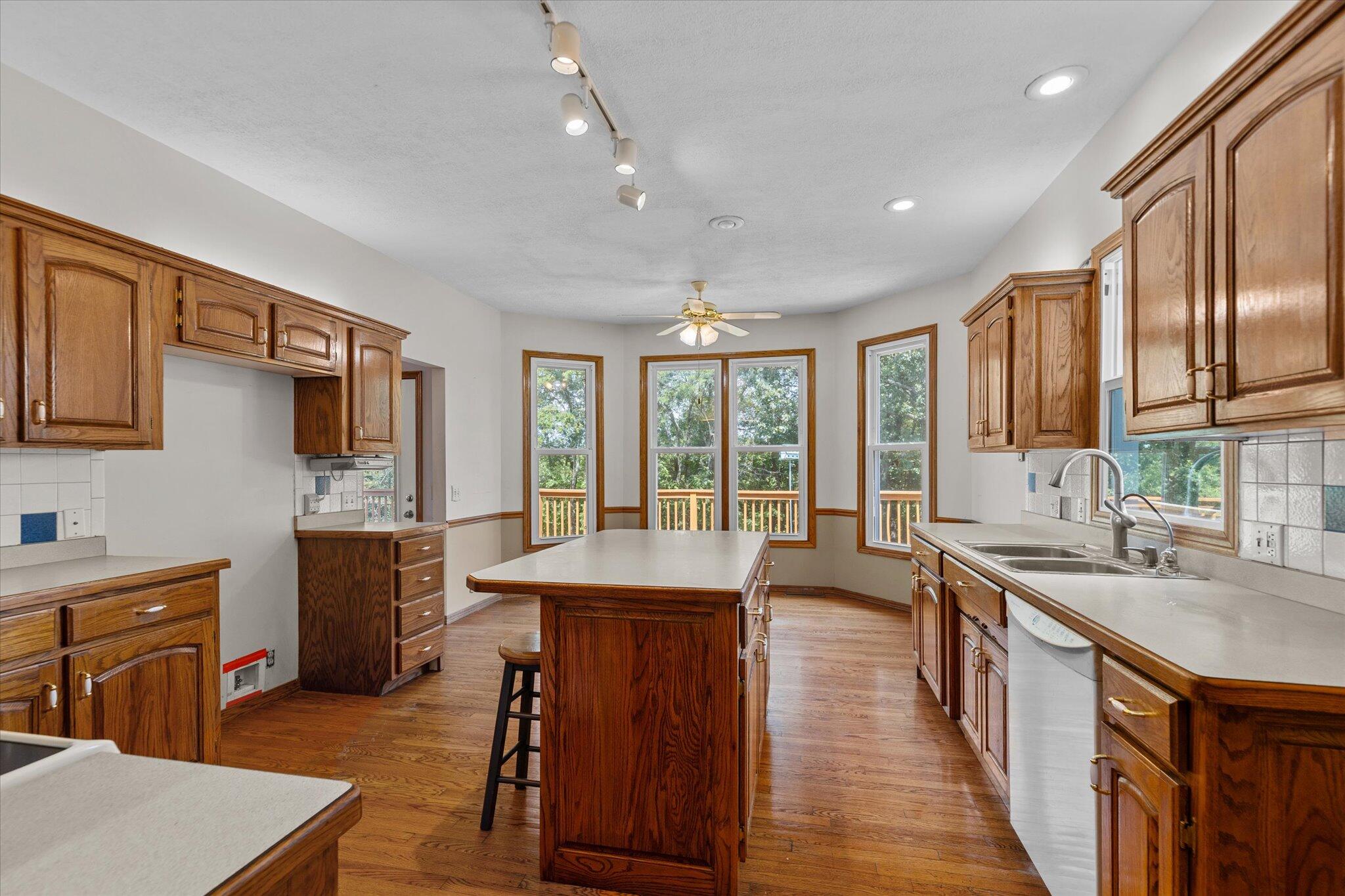 8268 Lawrence 2194 Property Photo 5