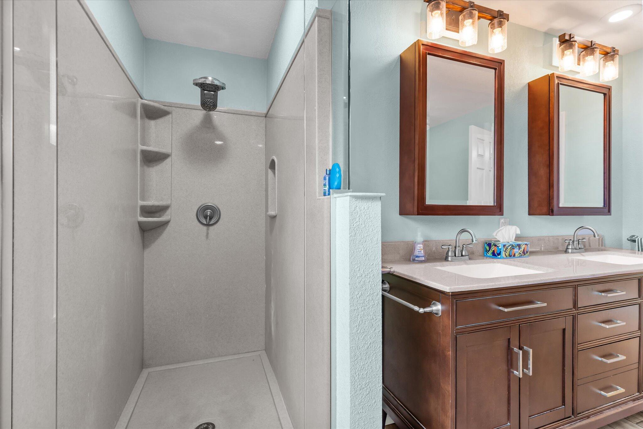 8268 Lawrence 2194 Property Photo 12