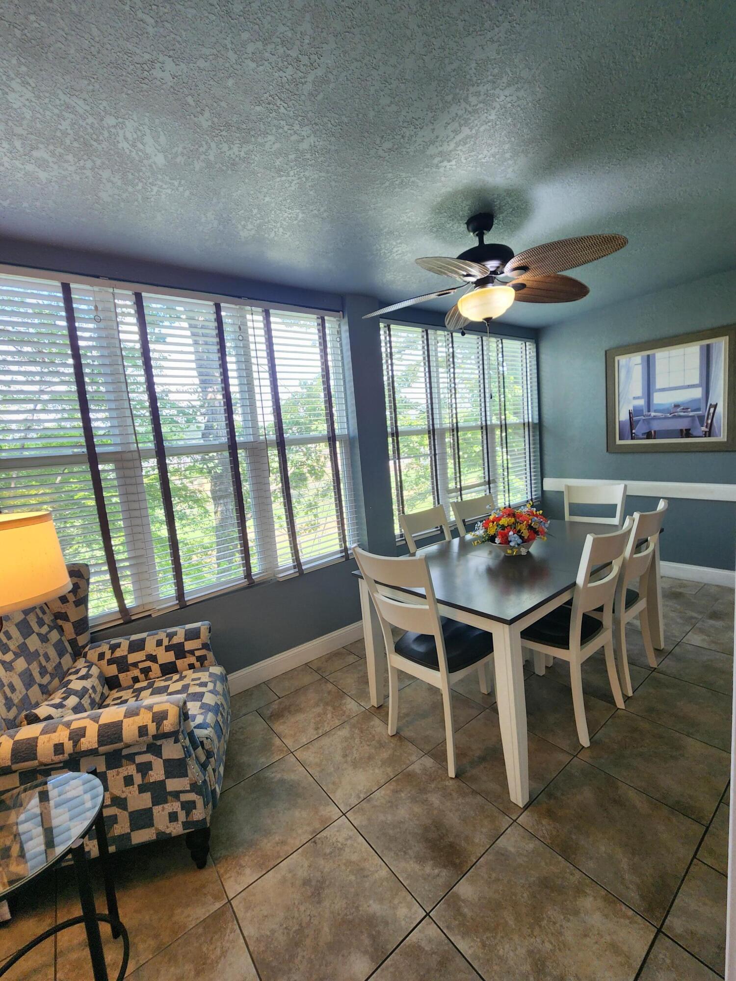 200 Golf View Drive Unit 5 Property Photo 2