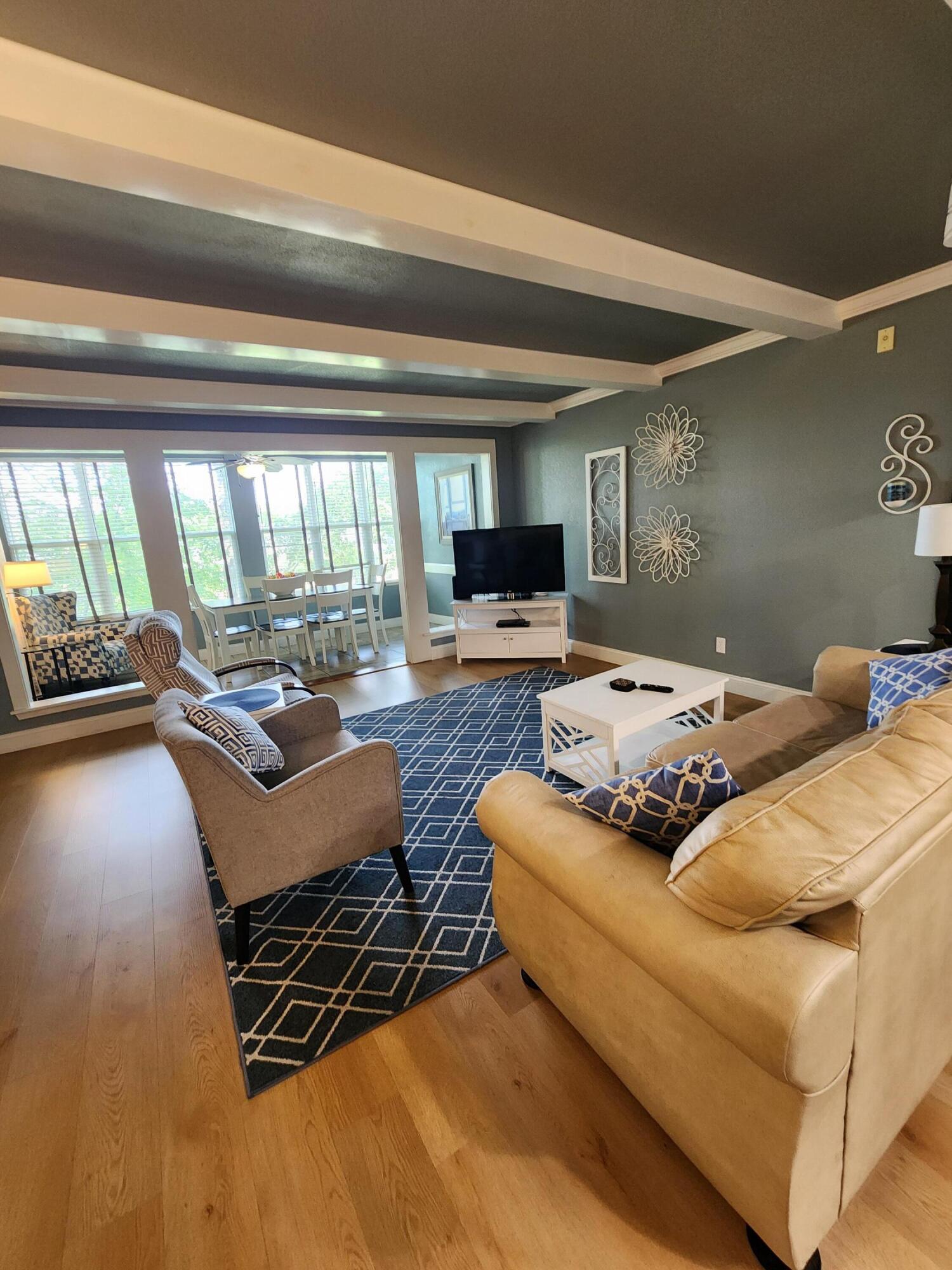 200 Golf View Drive Unit 5 Property Photo 3