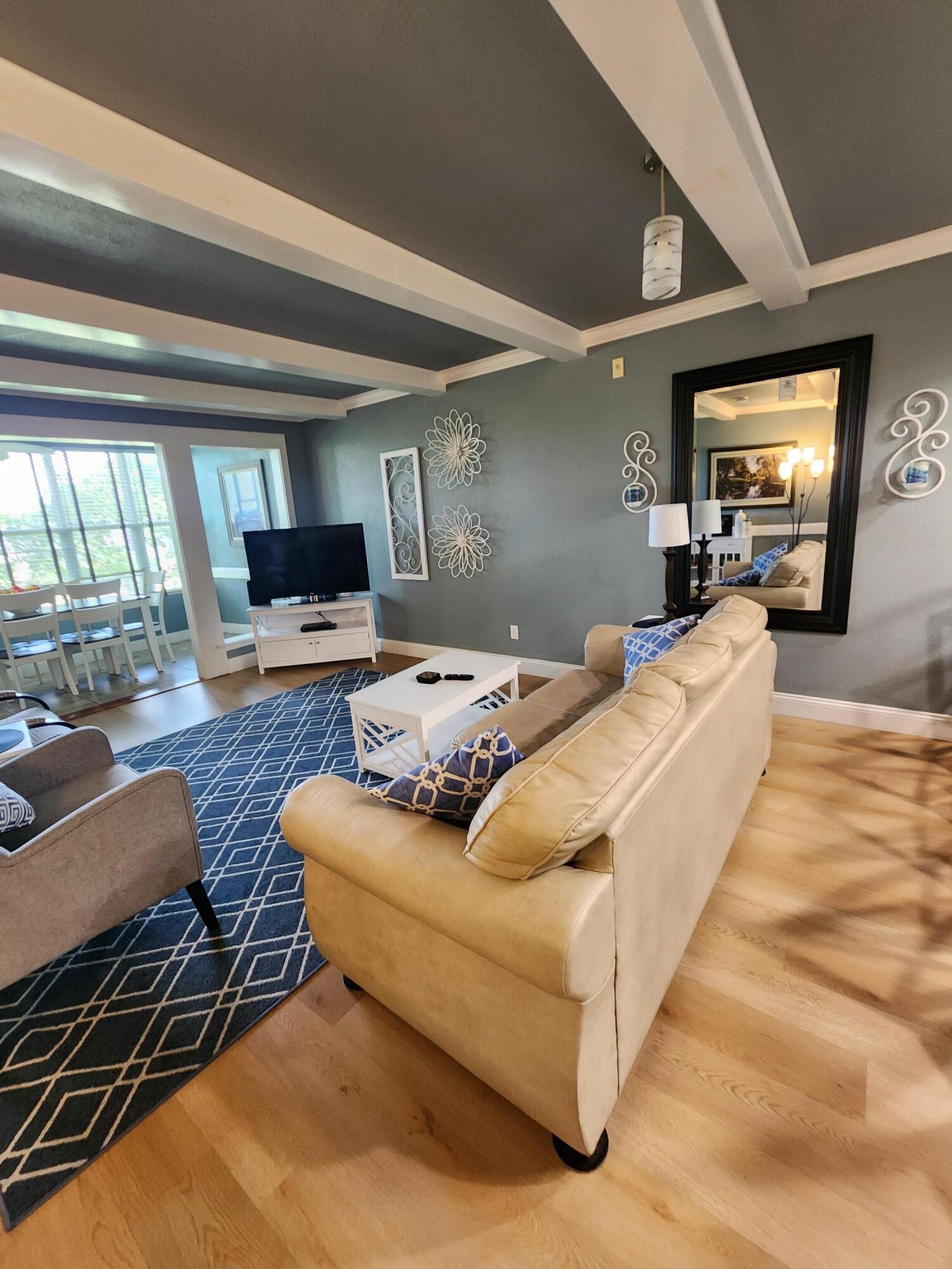 200 Golf View Drive Unit 5 Property Photo 8