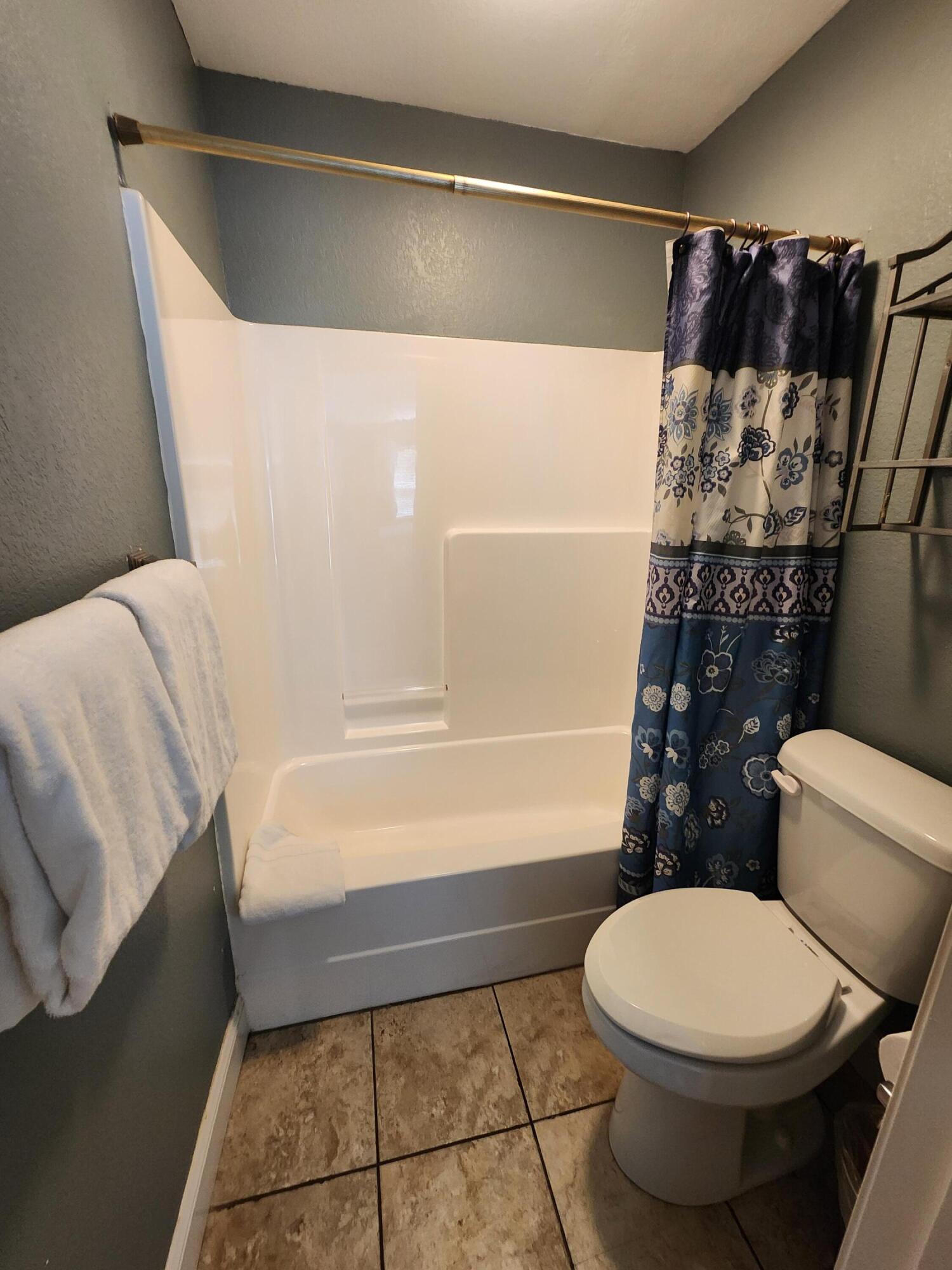 200 Golf View Drive Unit 5 Property Photo 30