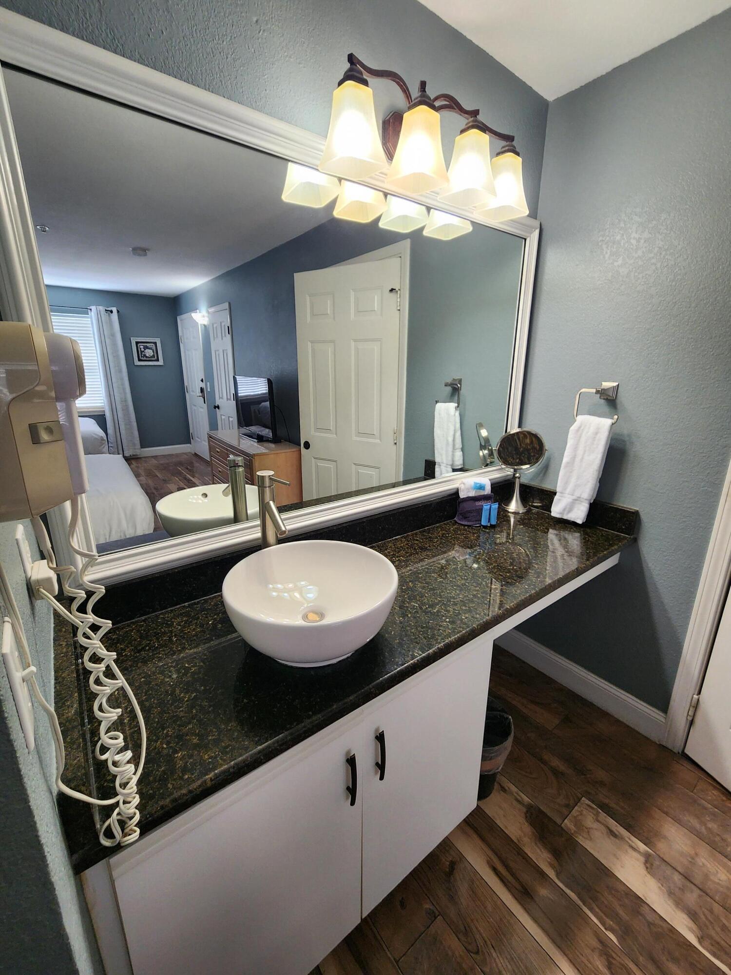 200 Golf View Drive Unit 5 Property Photo 44