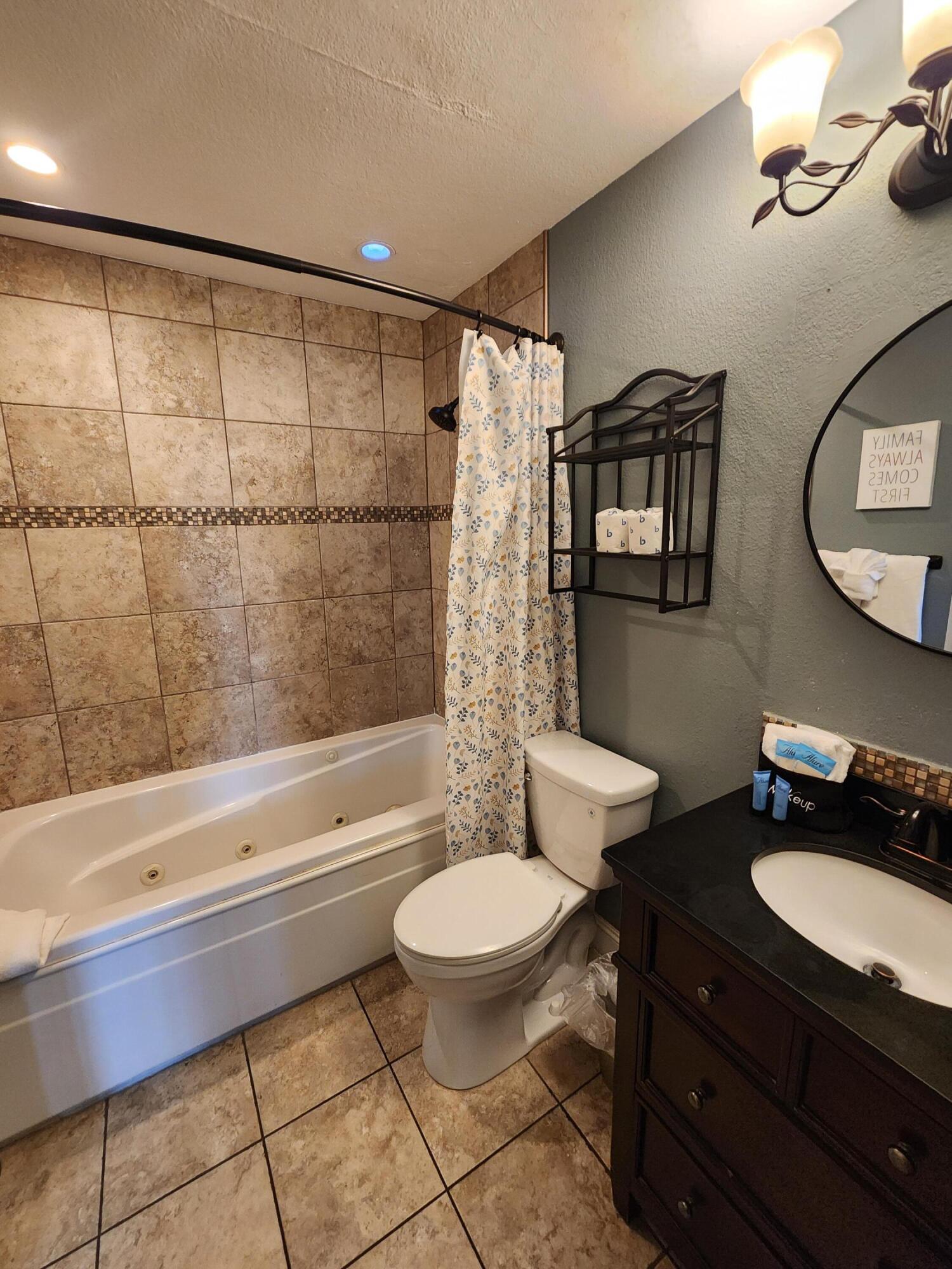 200 Golf View Drive Unit 5 Property Photo 48