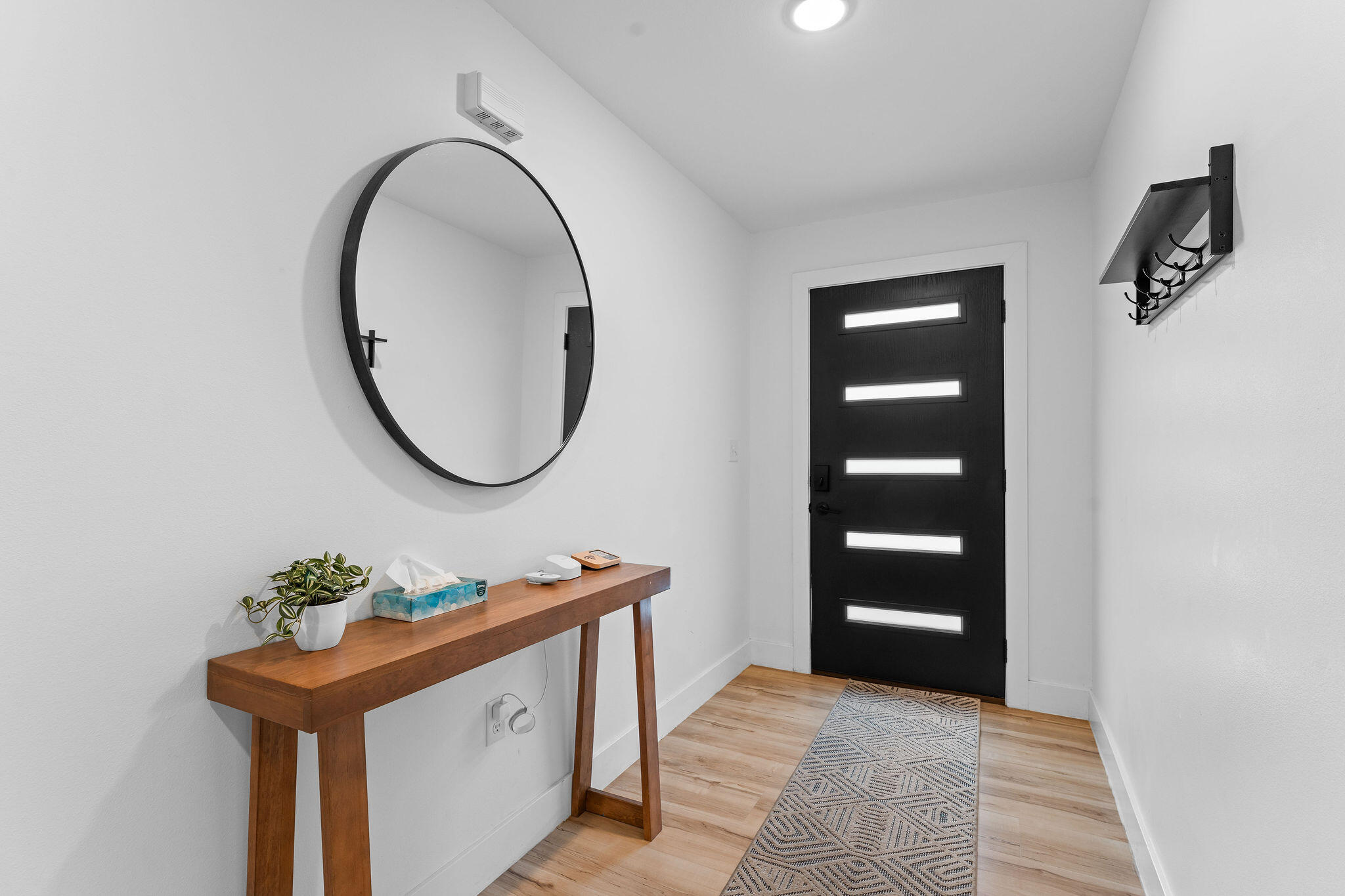 355 Poolside Pass Property Photo 4