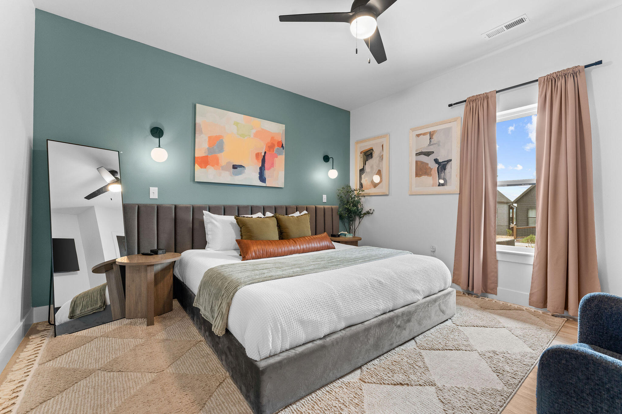 355 Poolside Pass Property Photo 9