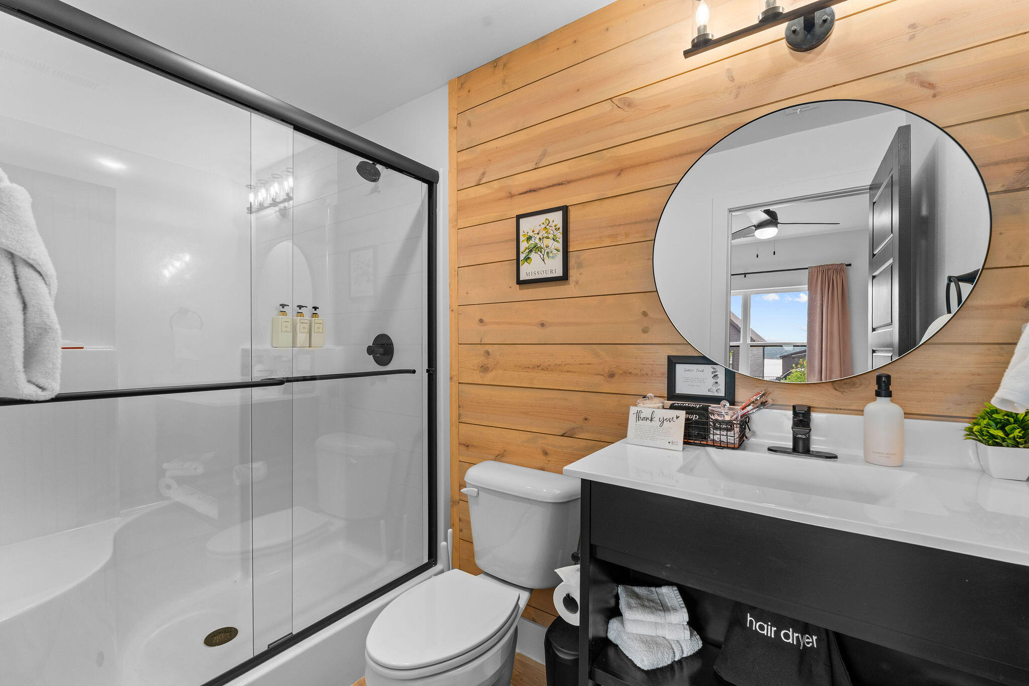 355 Poolside Pass Property Photo 10