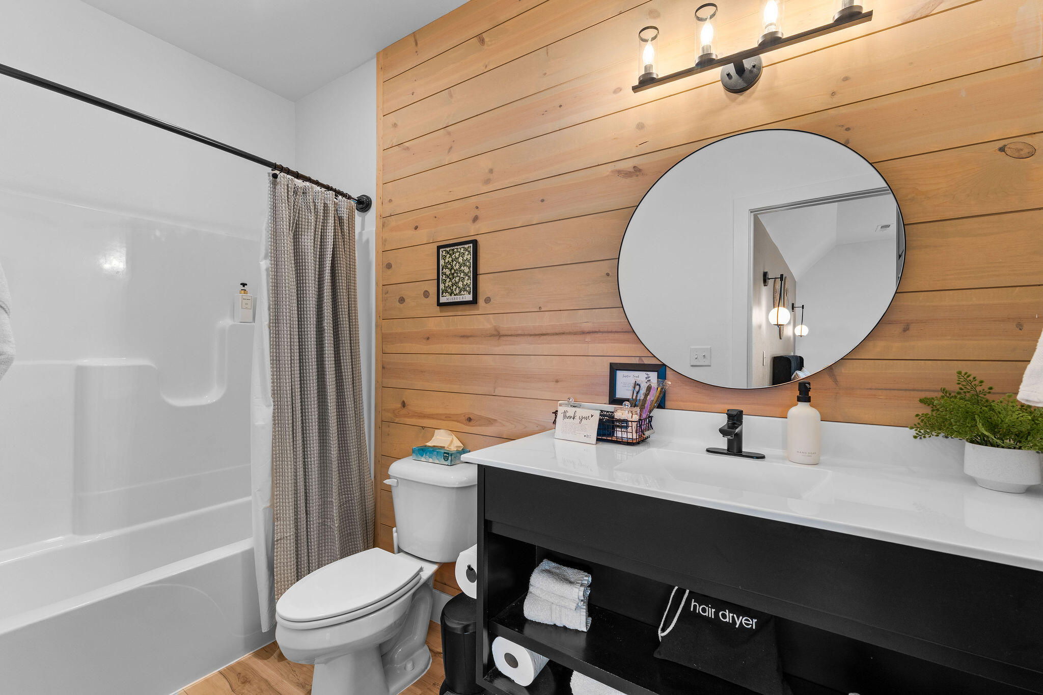 355 Poolside Pass Property Photo 15