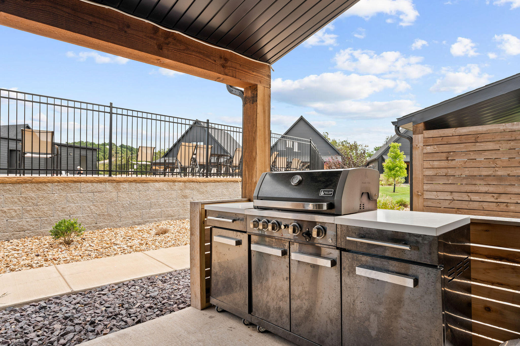 355 Poolside Pass Property Photo 19