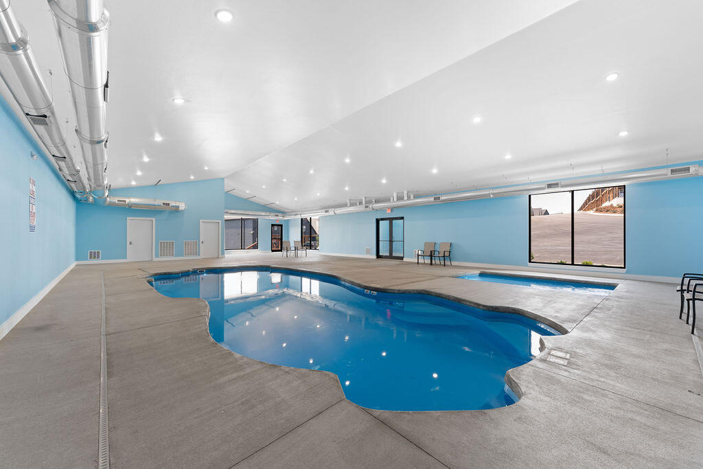 355 Poolside Pass Property Photo 25