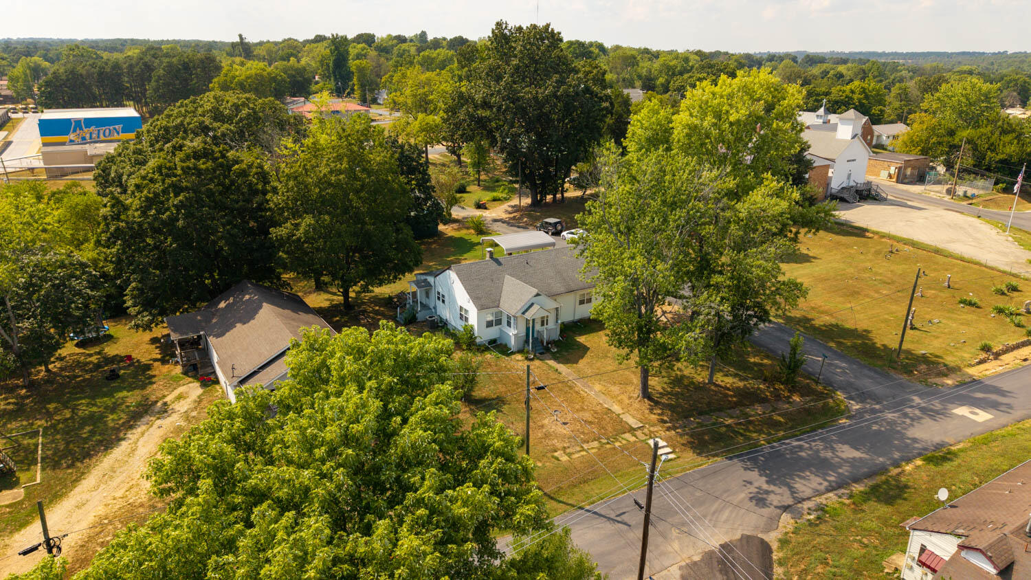501 Owens Street Property Photo 3