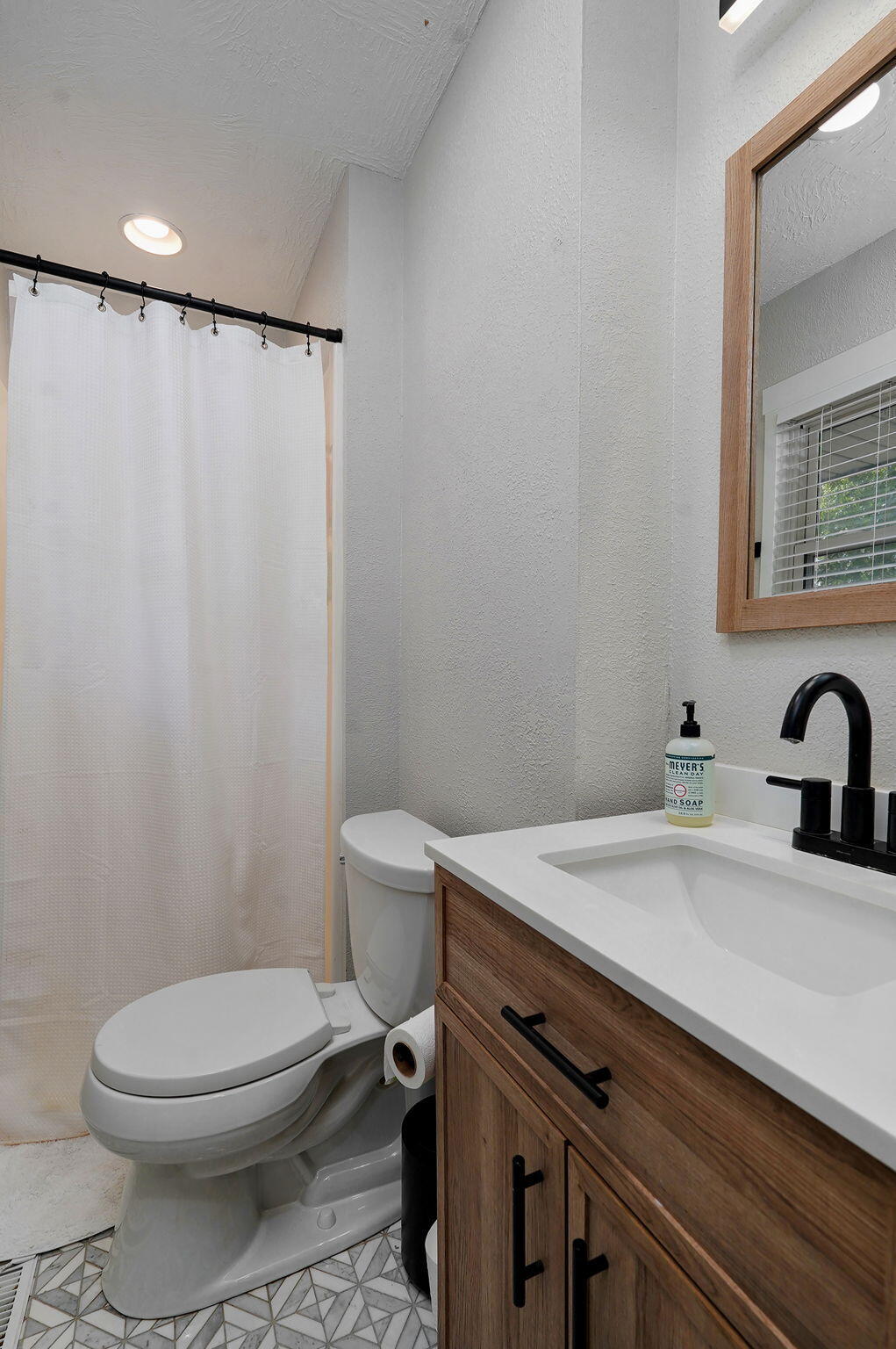 3206 East Independence Street Property Photo 20