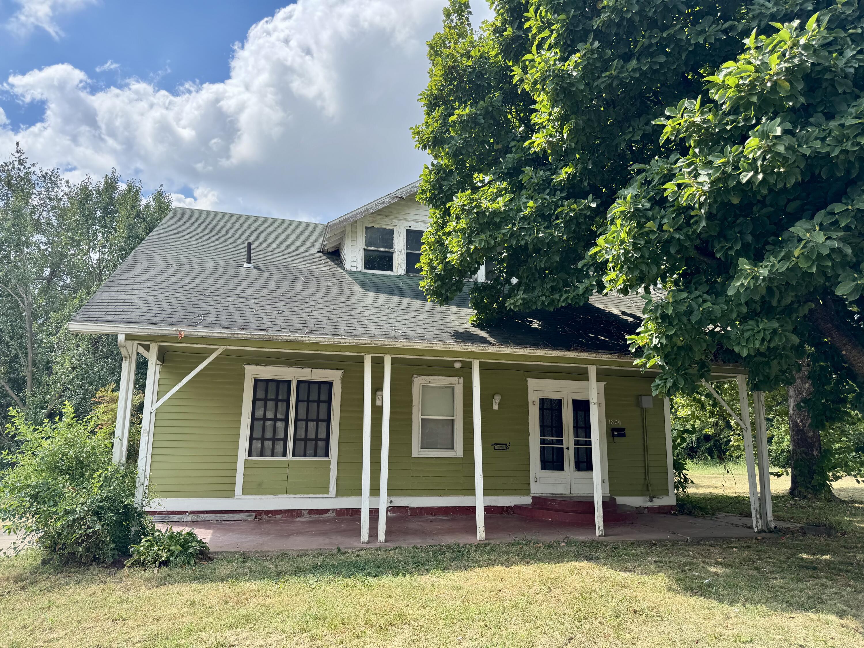 1606 East Blaine Street Property Photo 1