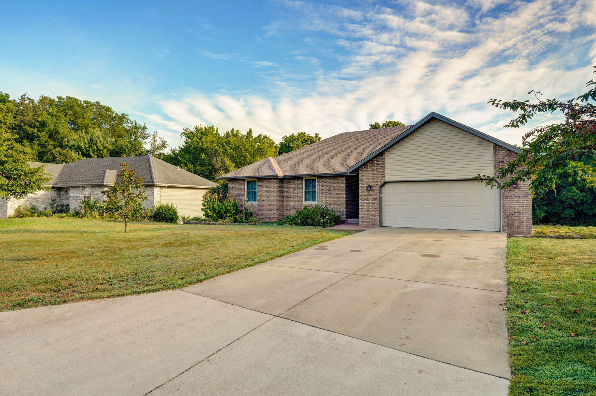 4320 South Eldon Avenue Property Photo 2