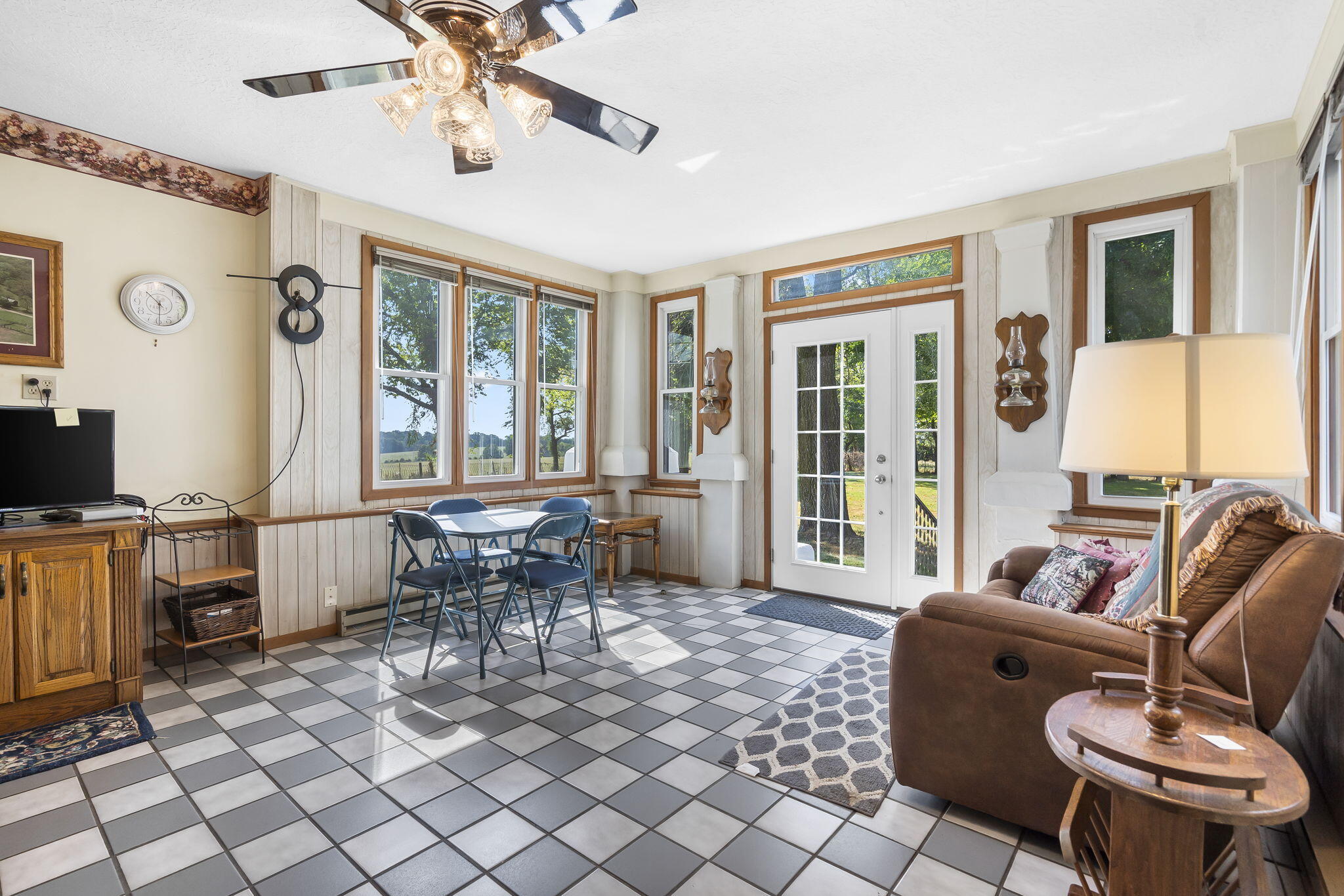 16311 Sunburst Road Property Photo 8