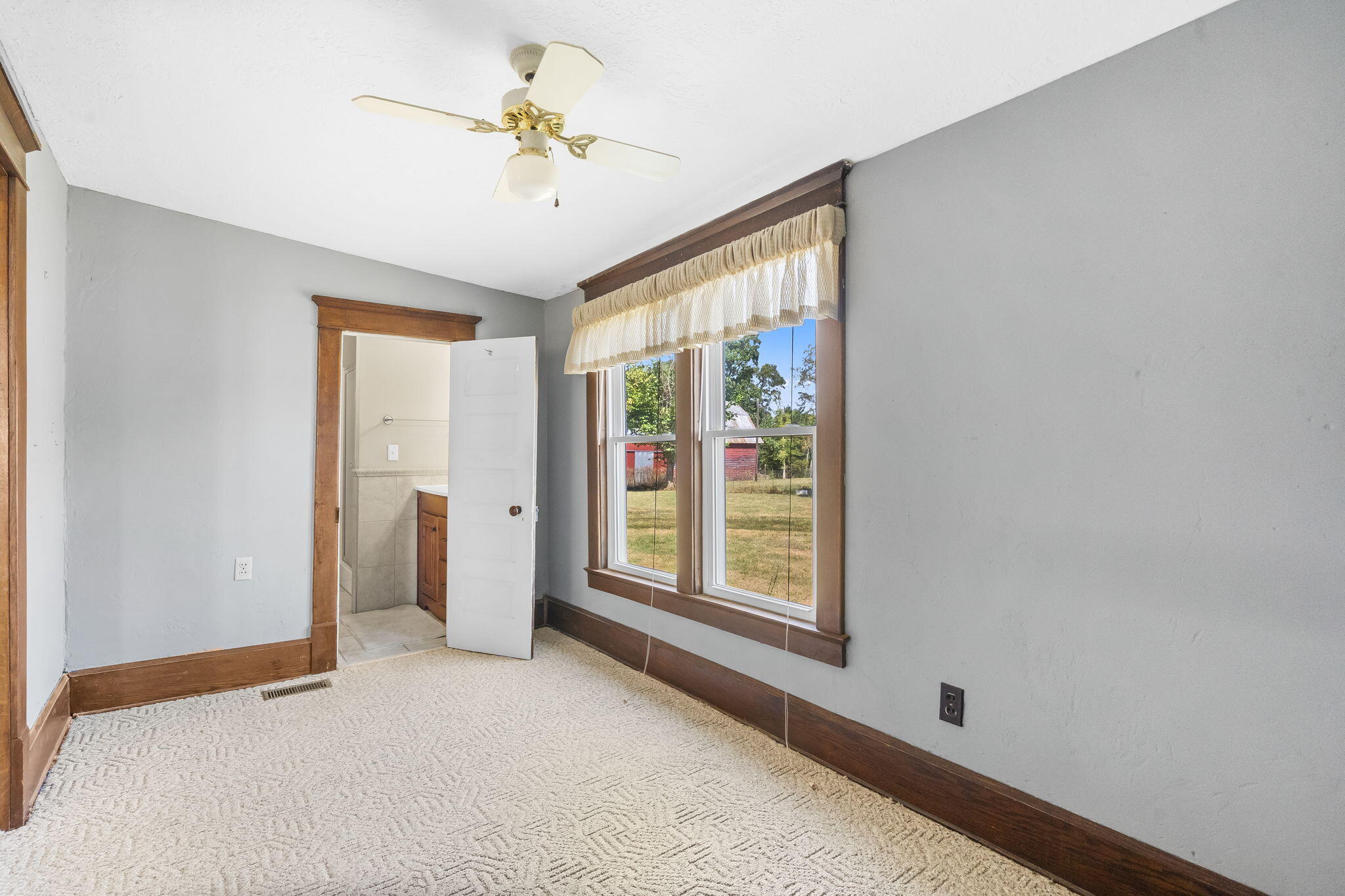 16311 Sunburst Road Property Photo 16