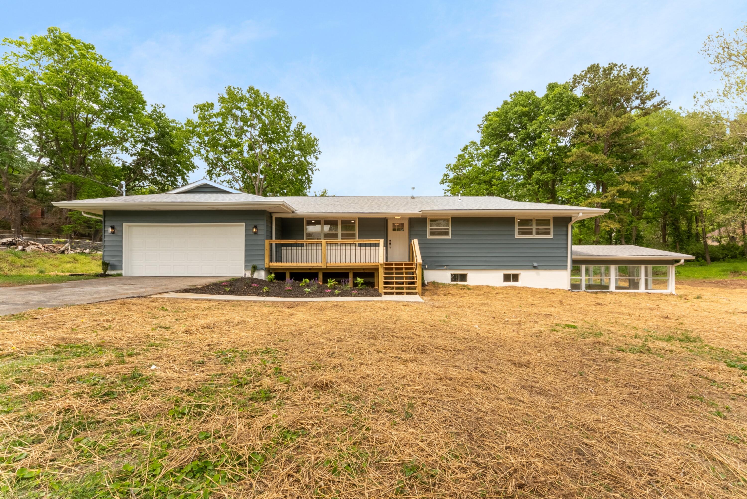 441 East Lakeview Terrace Property Photo 1