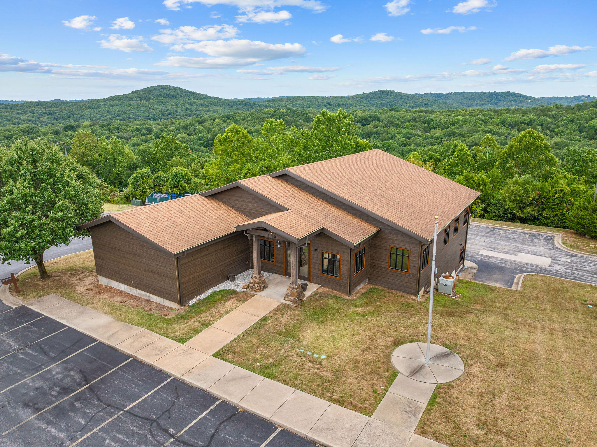 4910 Us Highway 65 Property Photo 1