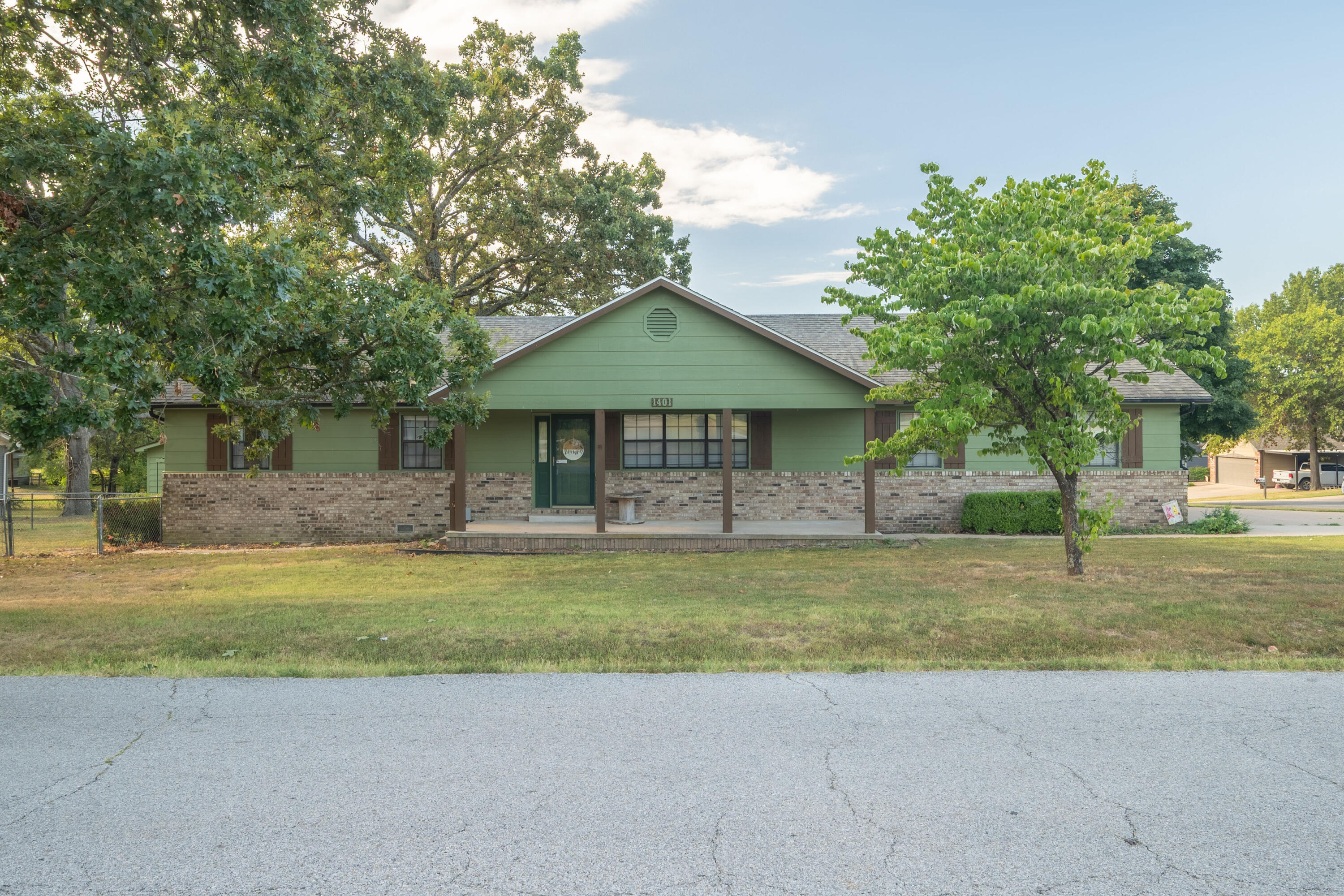 1401 Ridgewood Road Property Photo 1