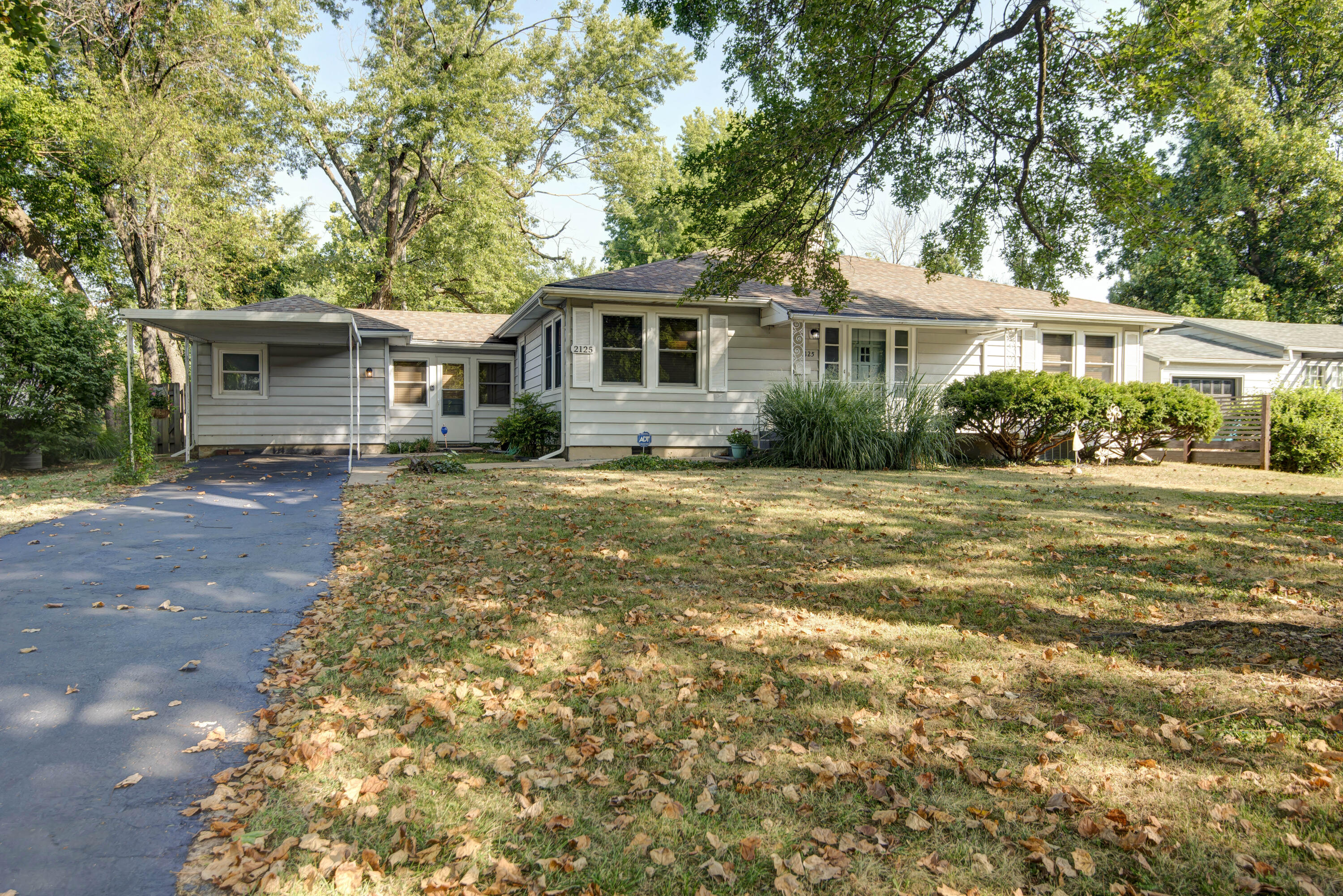 2125 East Wayland Street Property Photo 1